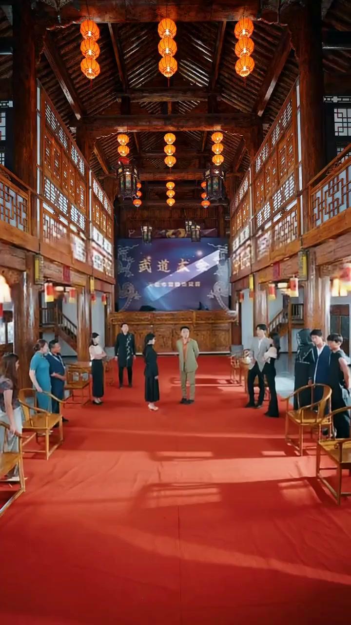  外界頂峰 30 級，我早已萬級封神