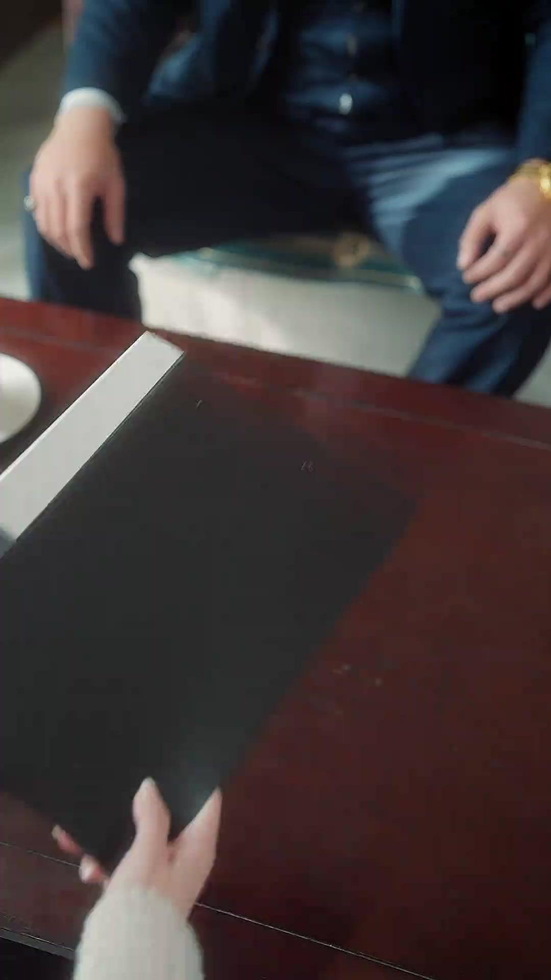 Caí na História e o Vilão Só Quer Casar Comigo