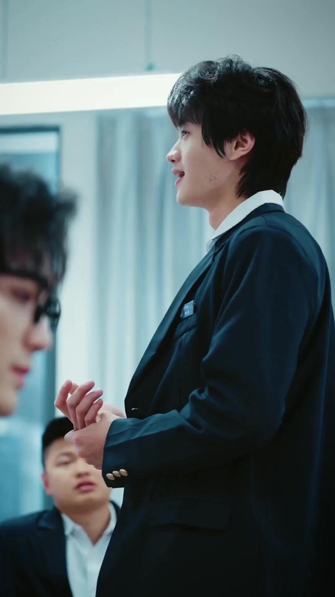 (डबिंग) स्कूल का शेर आदित्य