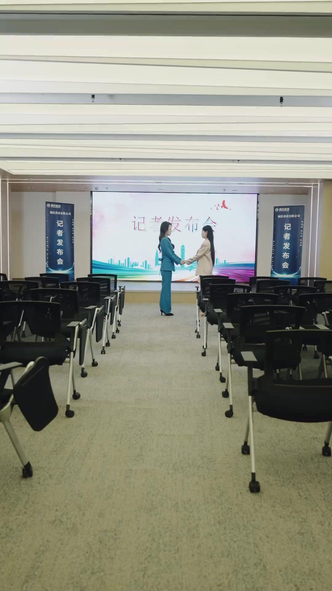 Seragam Perang di Balik Apron