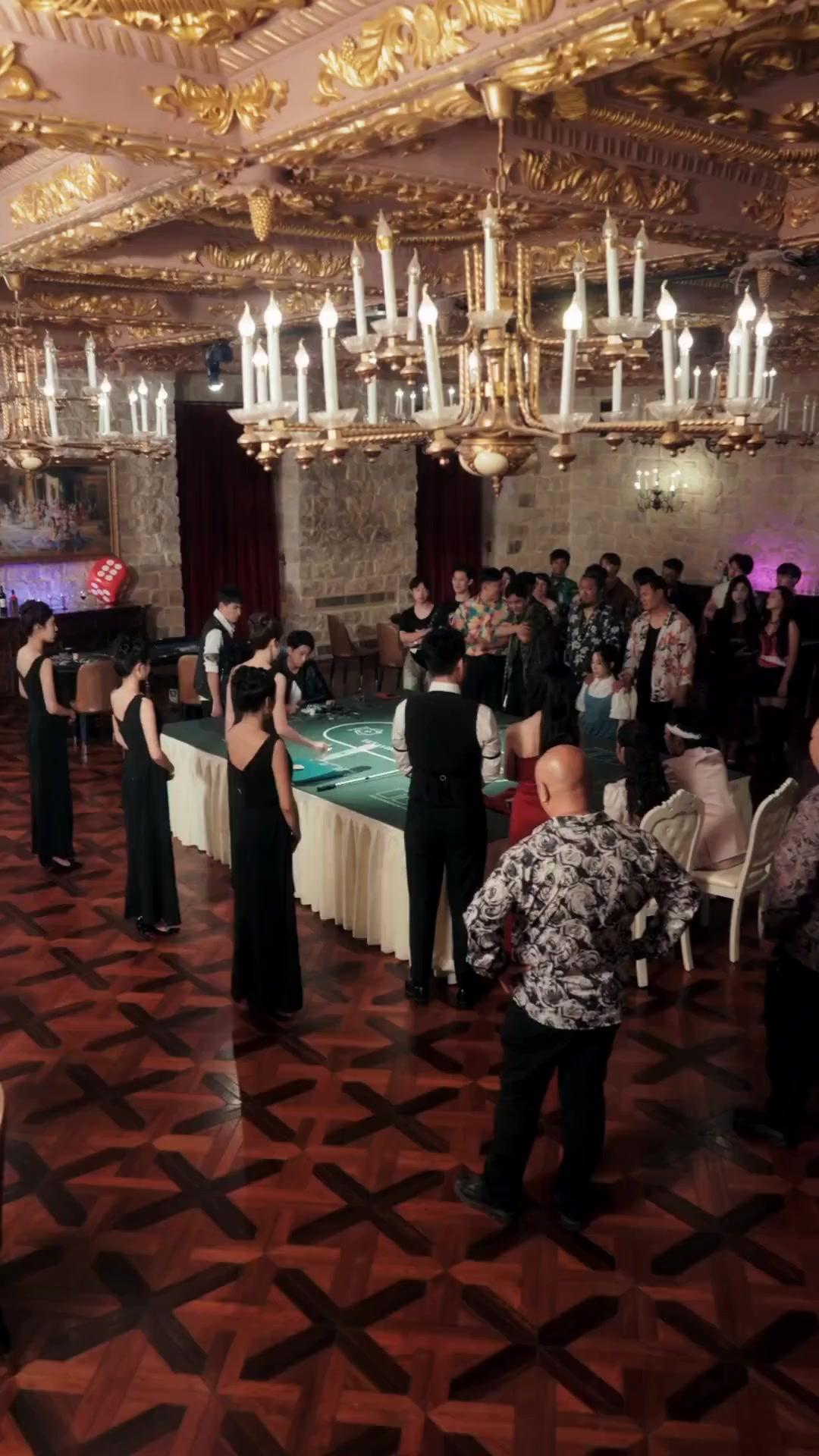 (Lồng tiếng) Phá Lồng