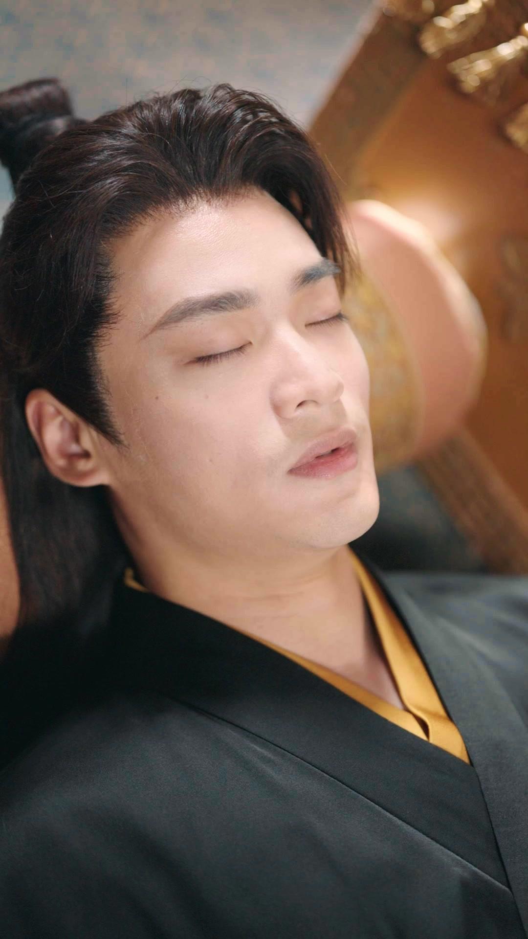 Melawan Takdir, Merebut Cinta