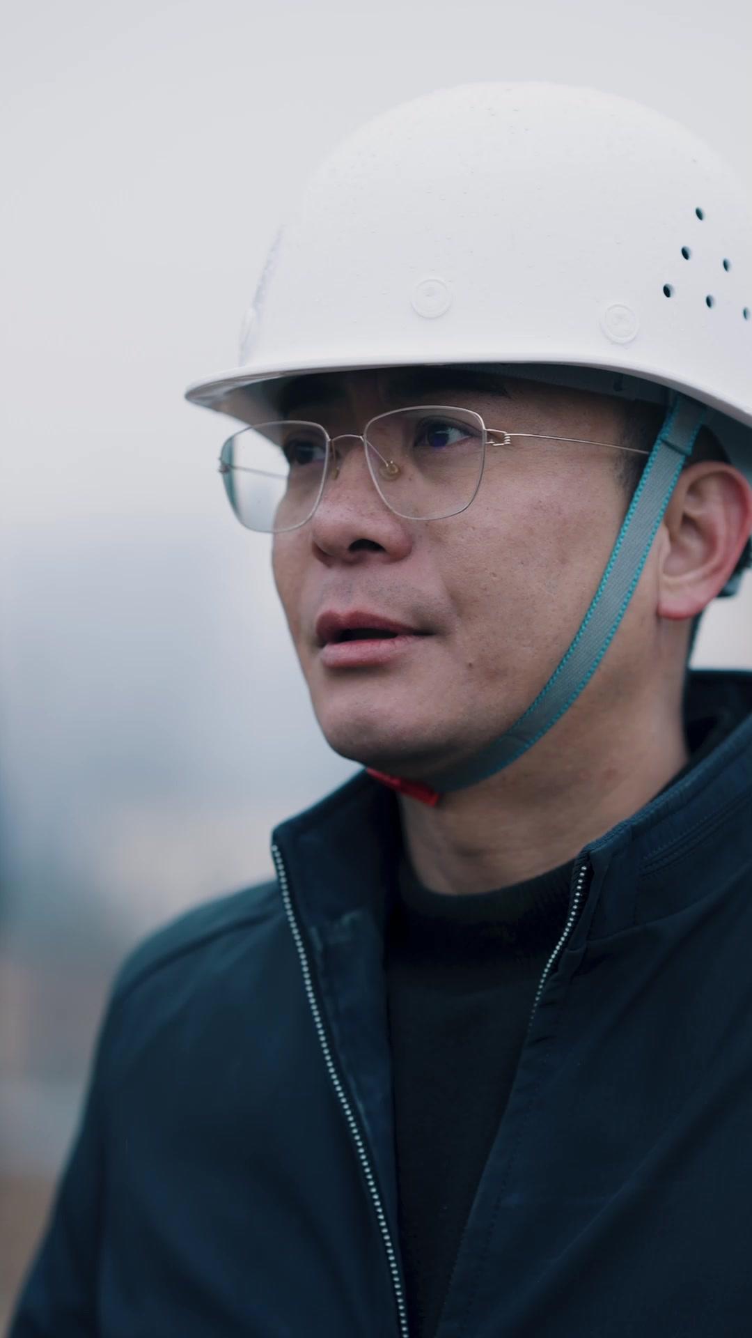 ¡El heredero tomará cartas!