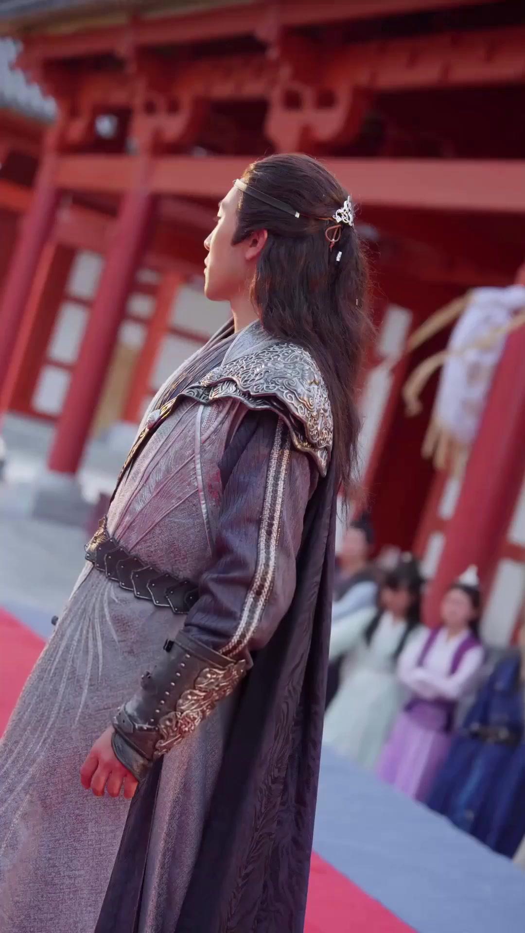 L'ESSOR DU DRAGON BANNI