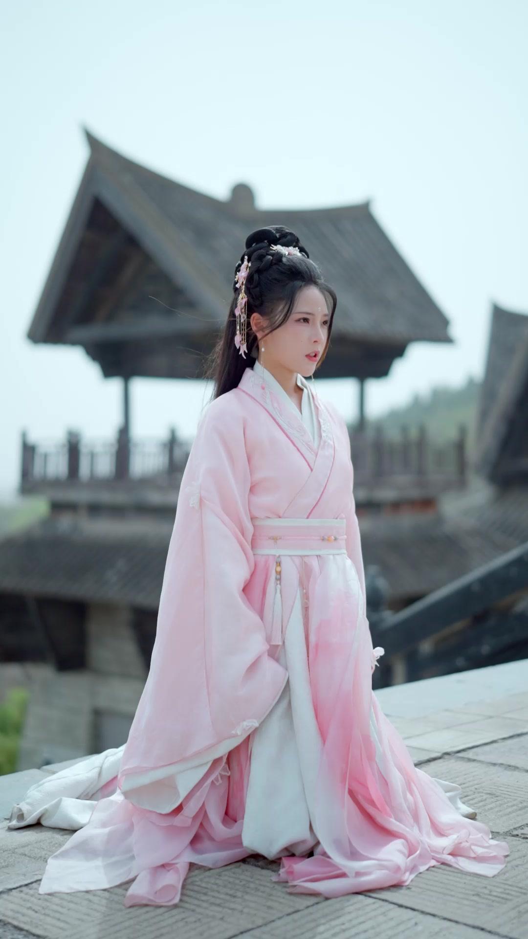 Bagaimana Kelip-kelip Boleh Bersaing Dengan Bulan