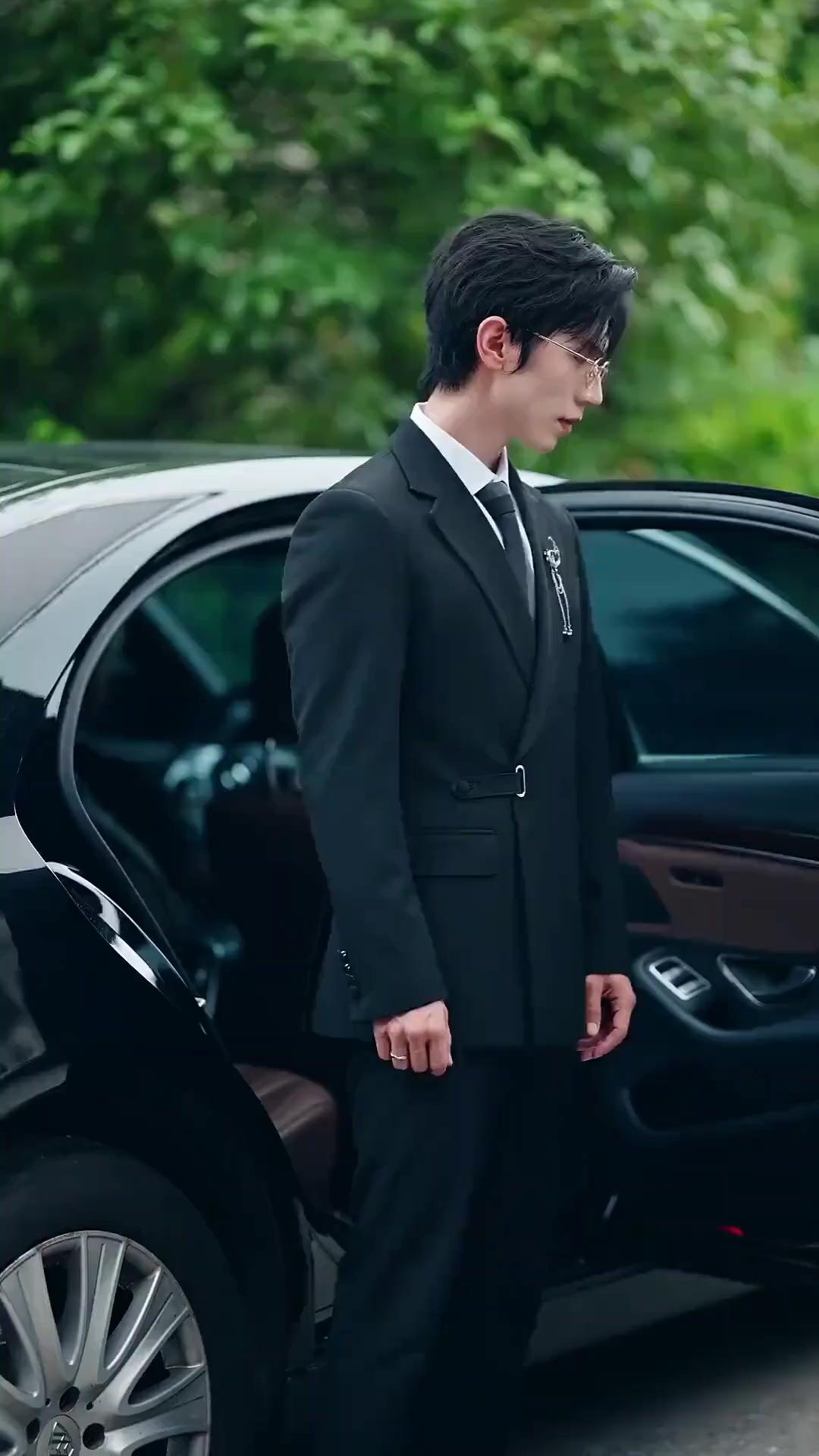 (Doblado)La chica de su infancia