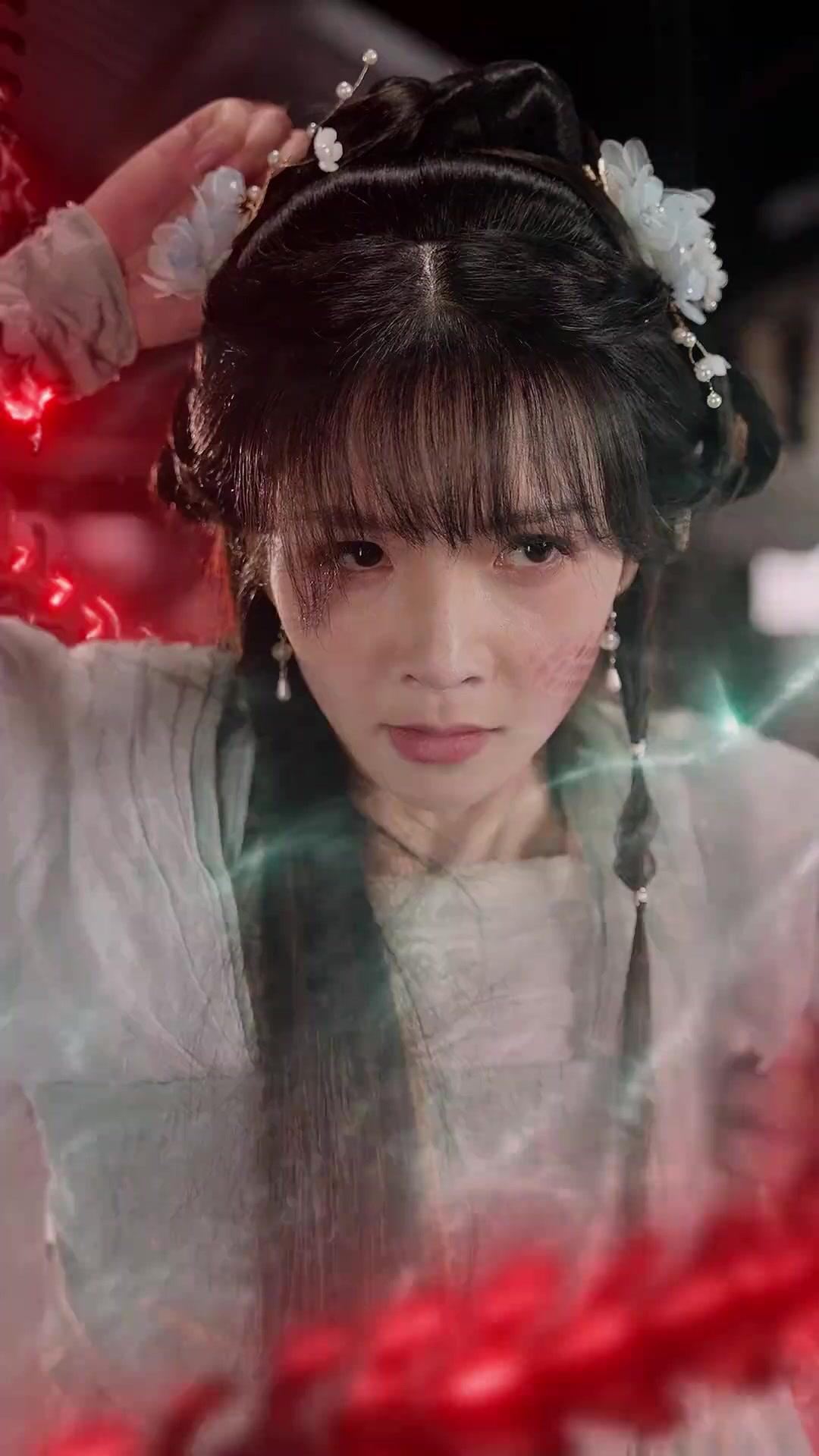 ÉPINGLE DÉFAITE, REINE ÉVEILLÉE