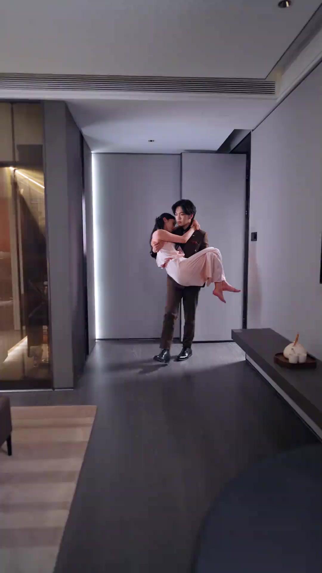 El amor se fue al dar la espalda