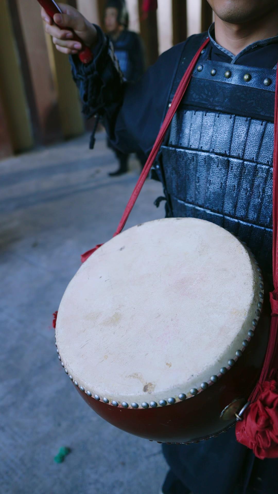 L'IMPOSTEUR DU DESTIN