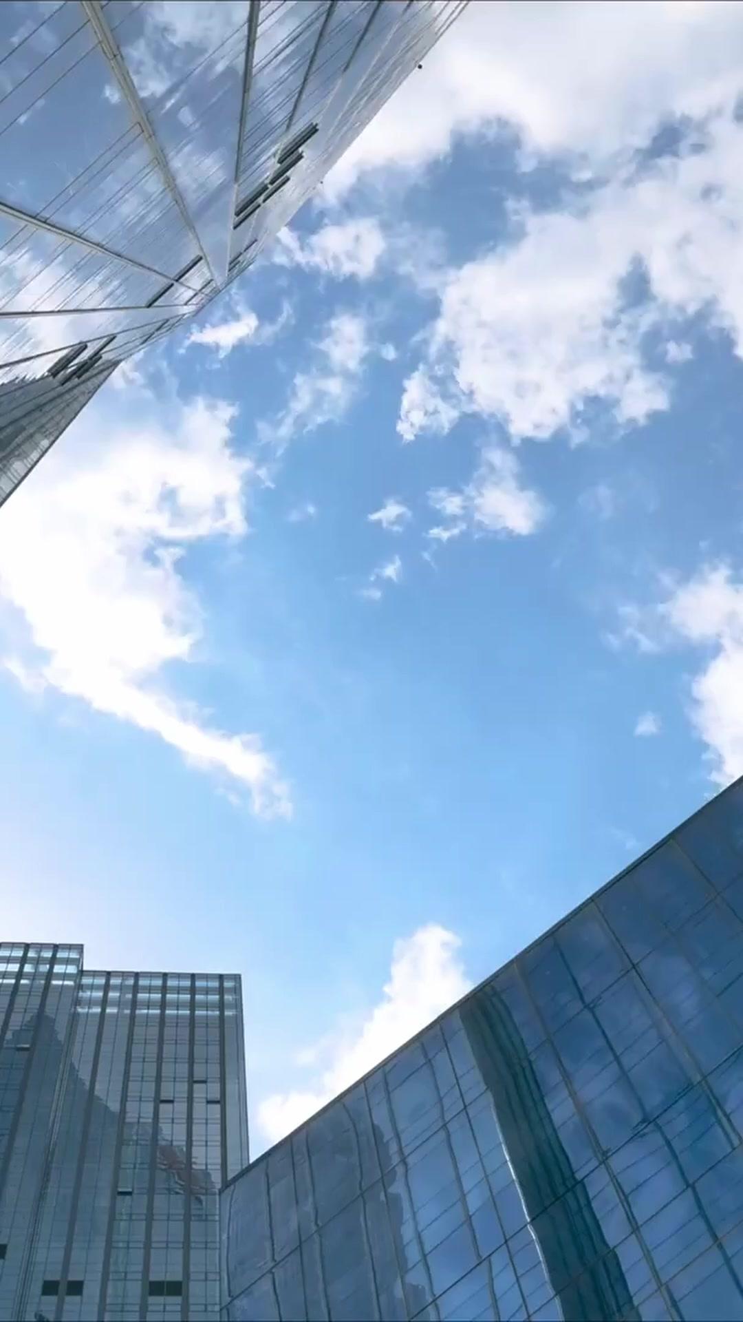  Pengawalku Mencurigakan