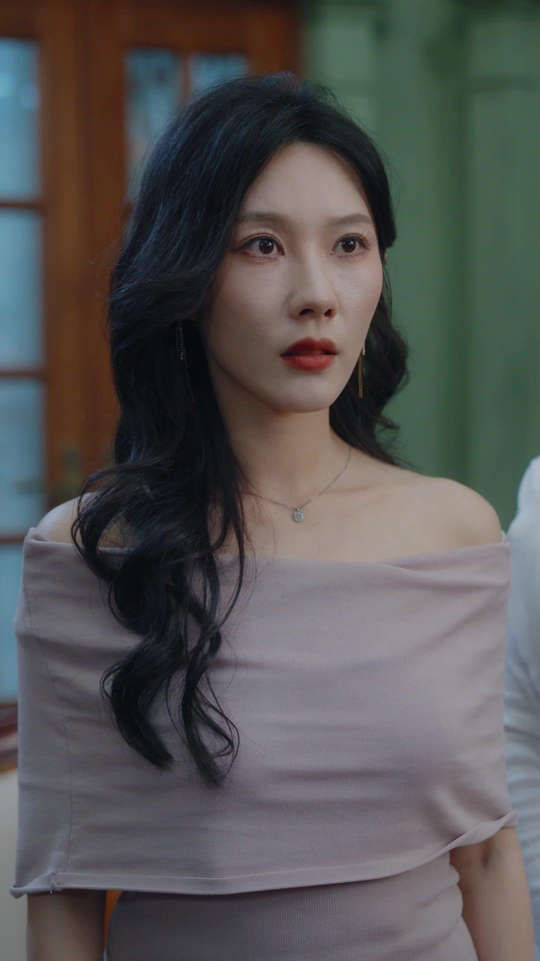 Chồng Cũ Ẩn Thế