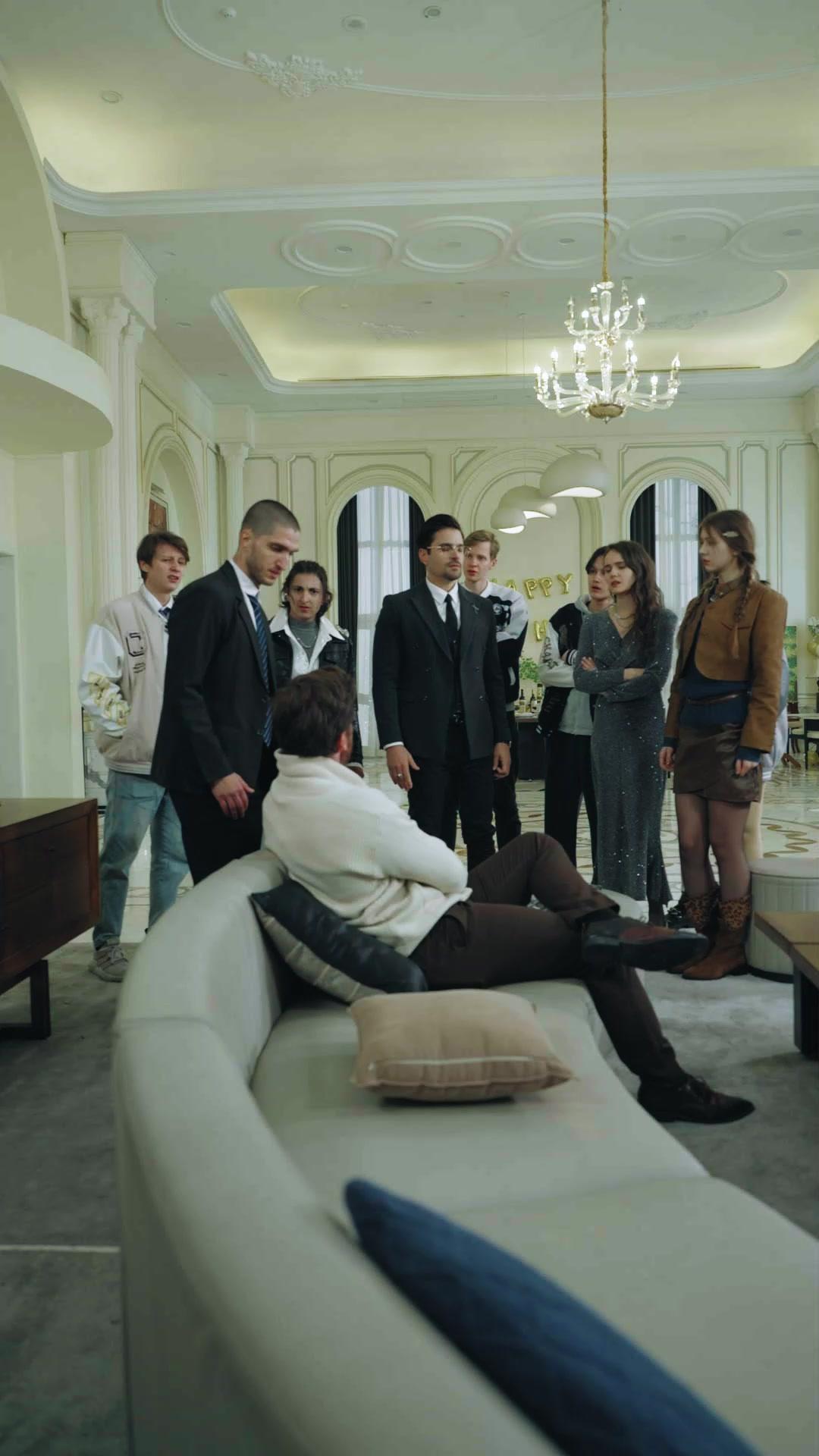 King Returns on Christmas Eve