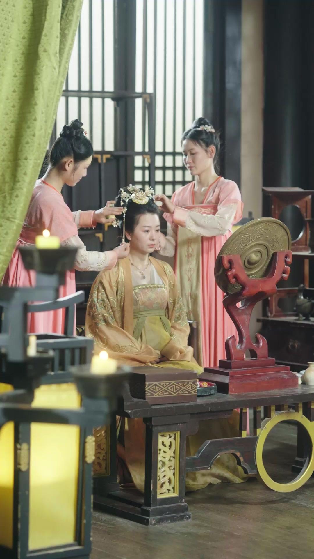 Kue Kenari Pembawa Berkah