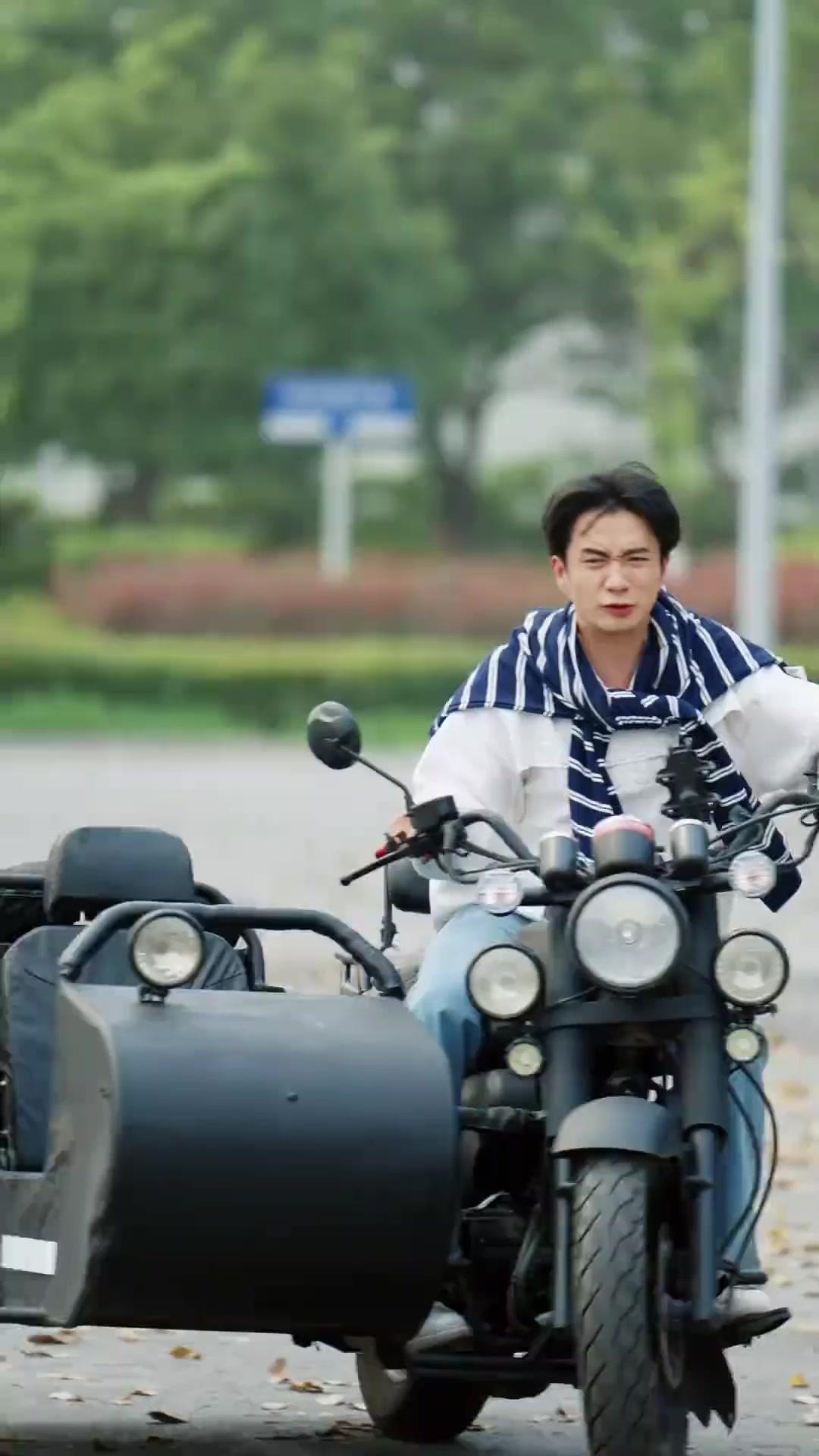 (Lồng tiếng) Trở Lại Đường Đua