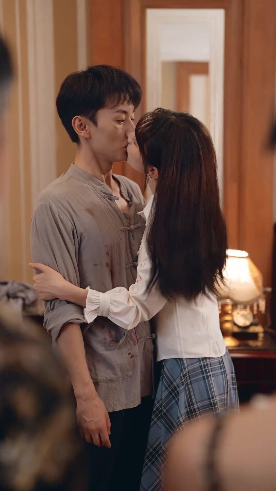 RENAÎTRE DANS LES BRAS DU COMMANDANT