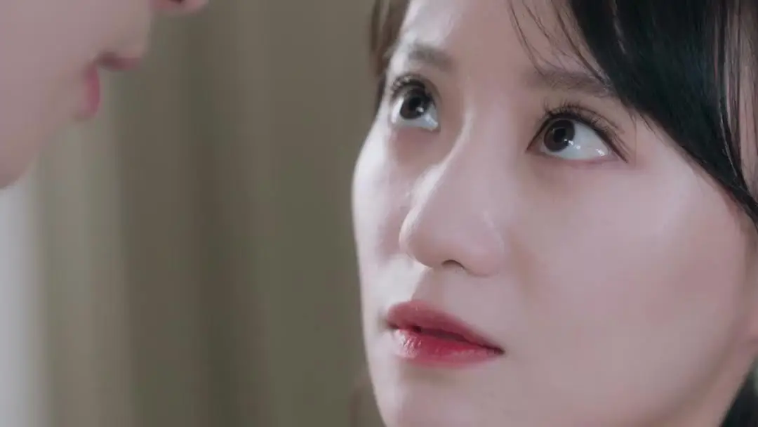 Office Drama: When Phones Speak Louder Than Words