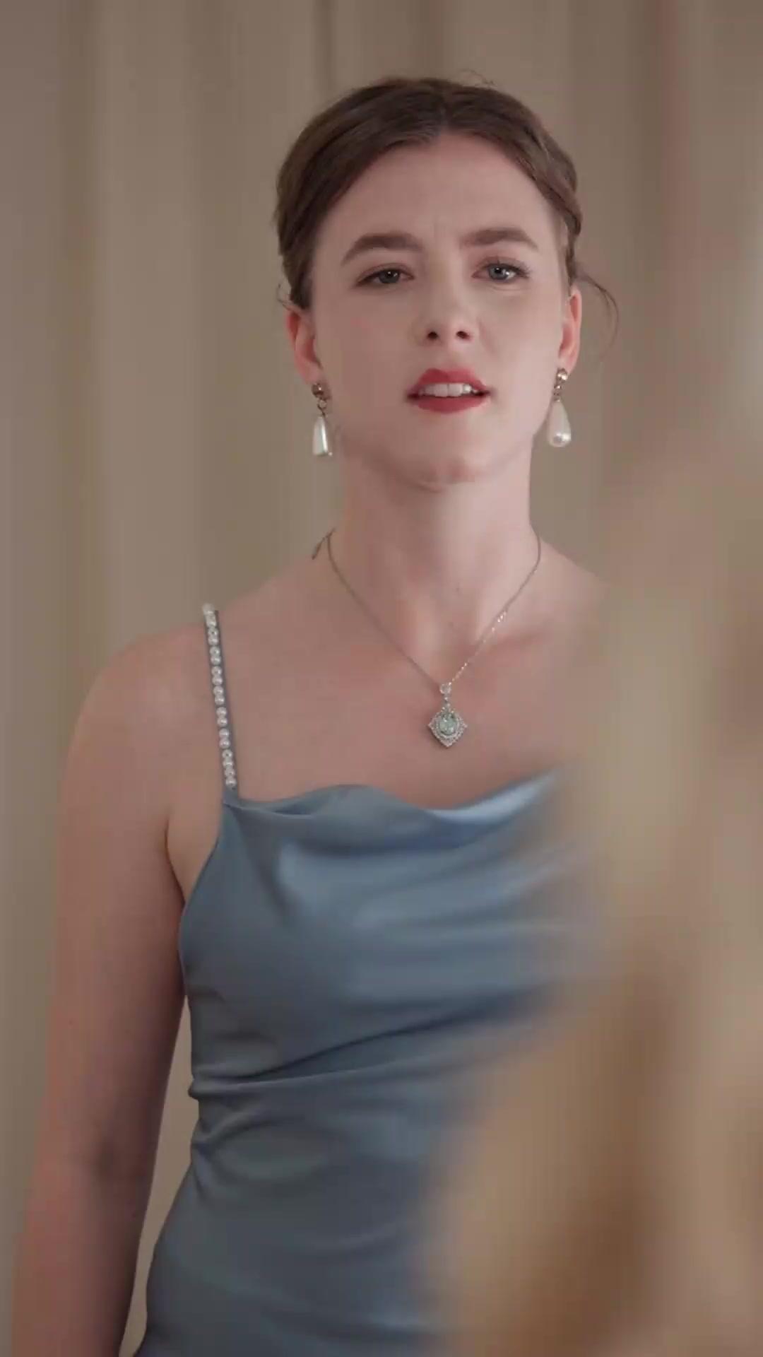 (Doblado) Él no es tu esposo