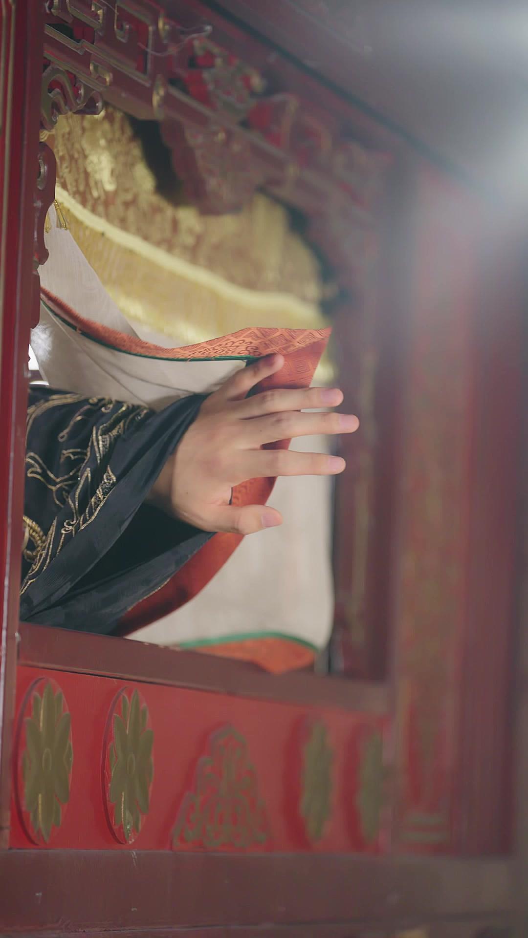 全京城都在等我守寡