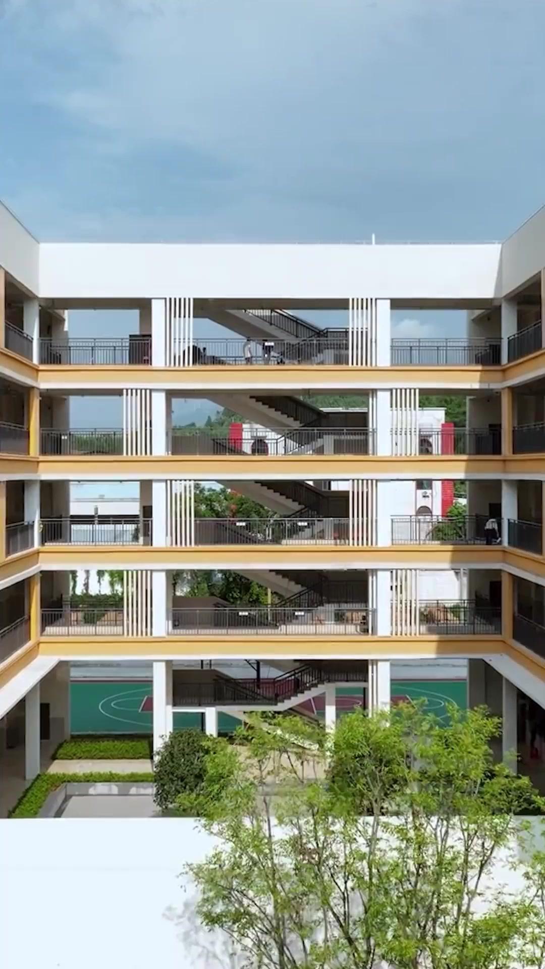 العبقري القادم من الريف