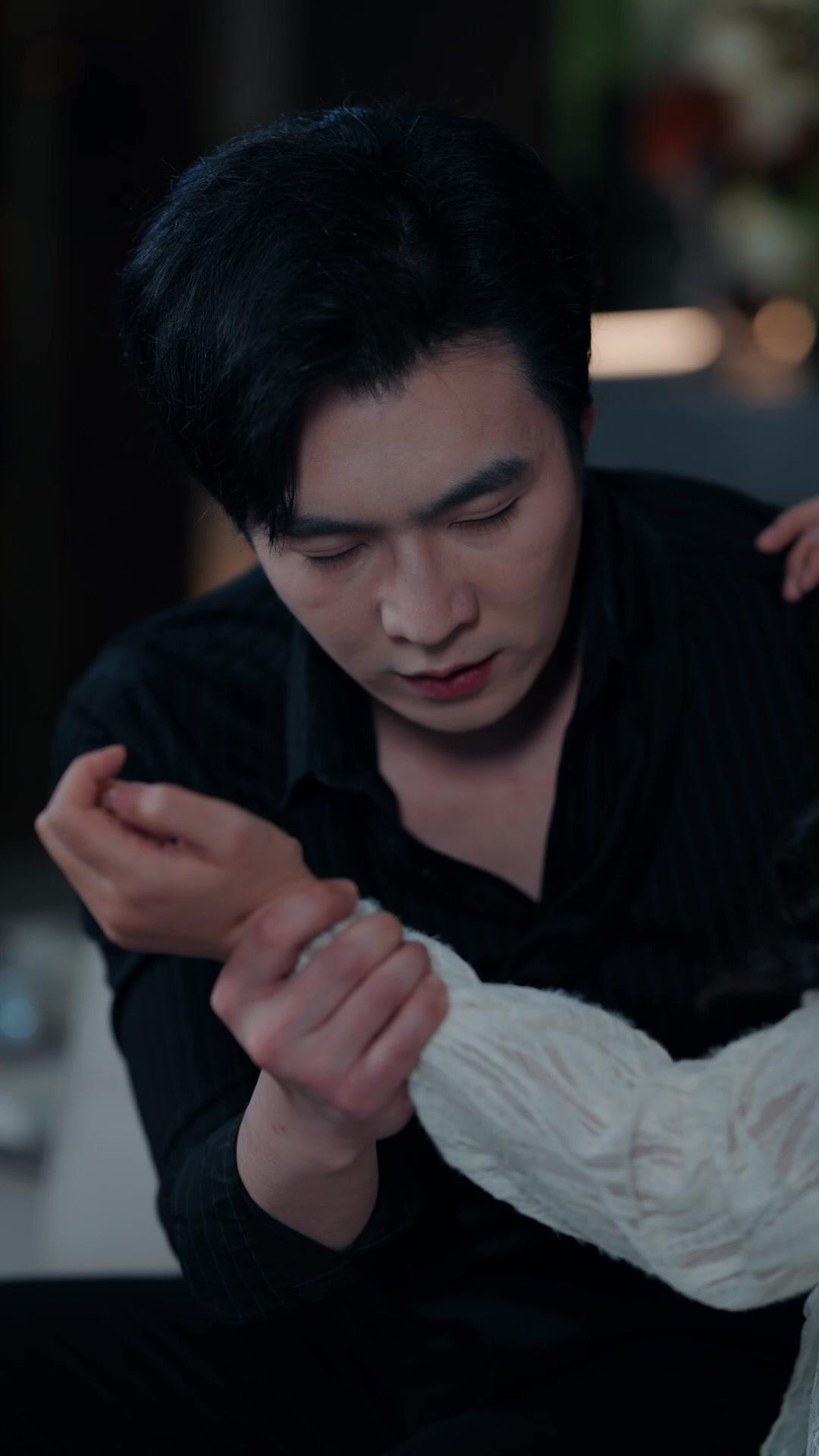 DE LA DOULEUR À L’AMOUR