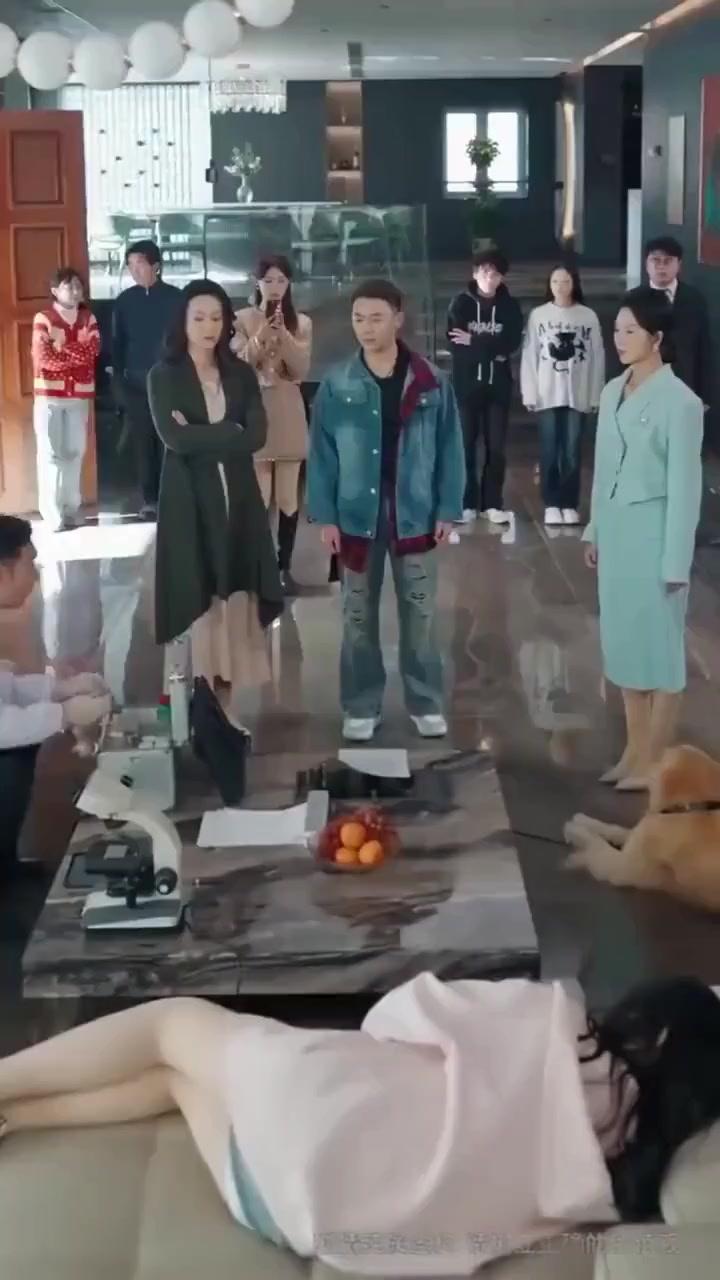 (Dubbed) Ready for a show? Cue the Mama Lawyer!