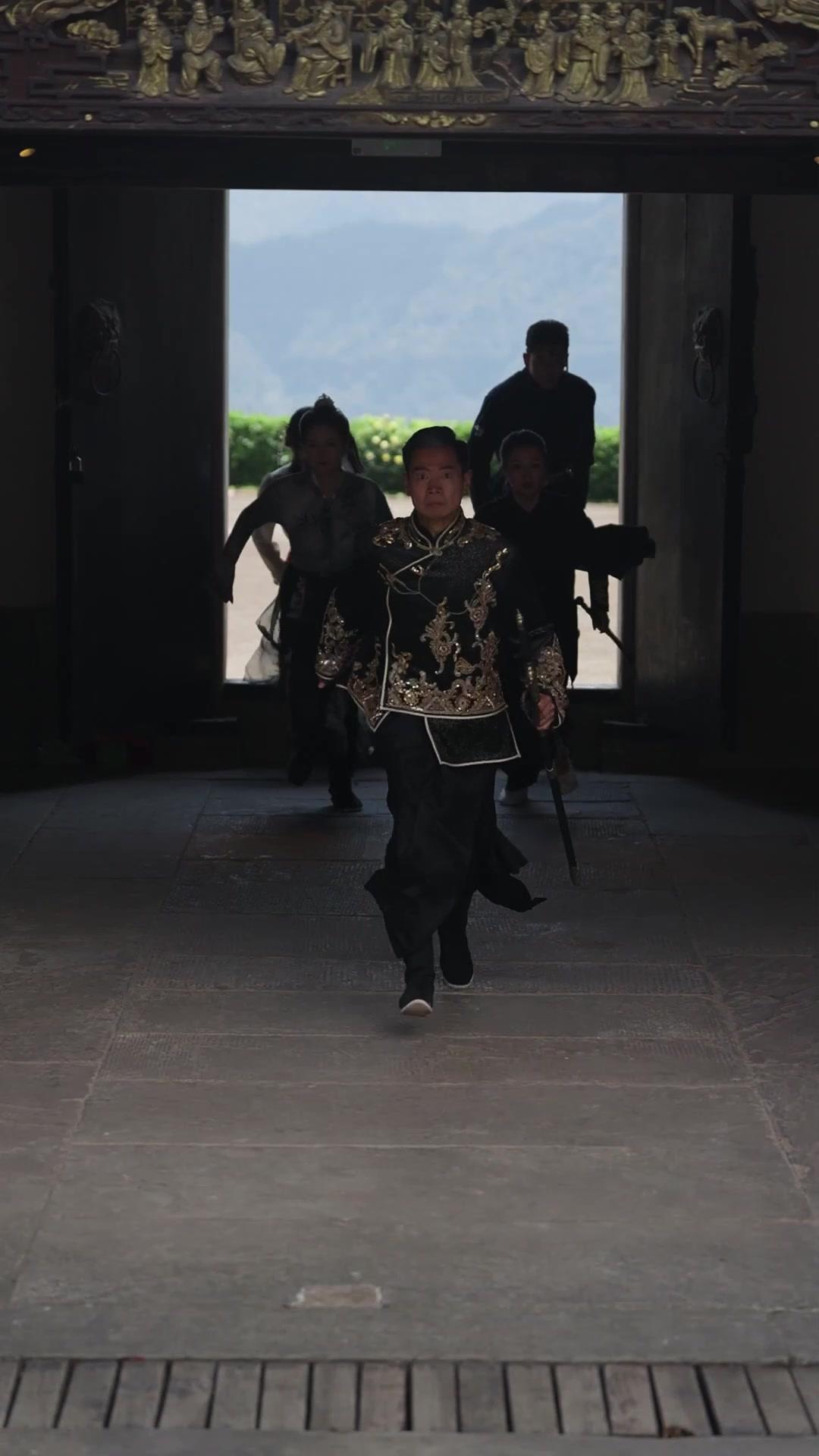 Fénix entre cenizas