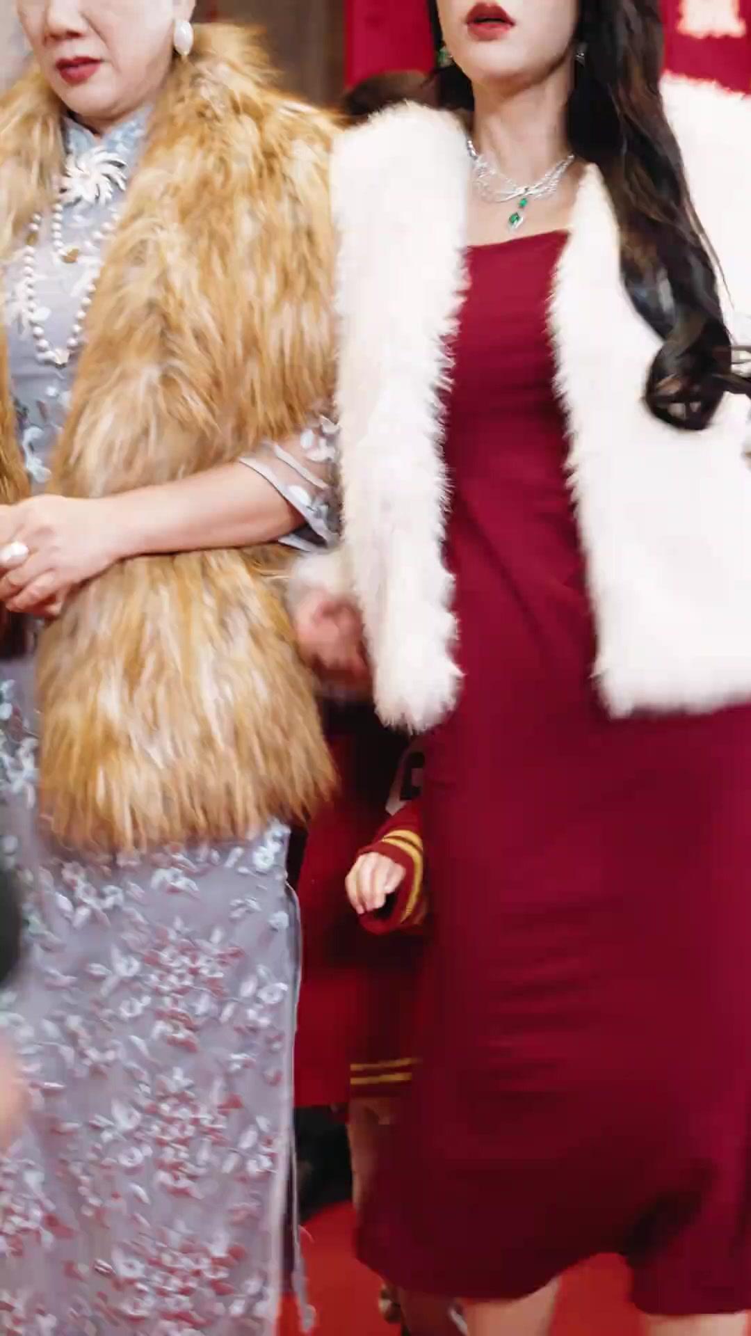 L'ÉPOUSE OU LA MAÎTRESSE ?