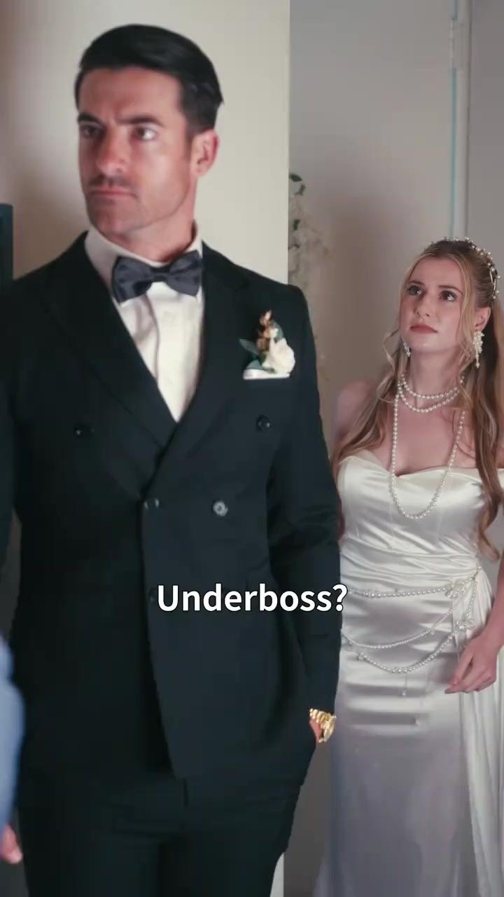 After Switched Fiancé, I Married a Mafia Boss