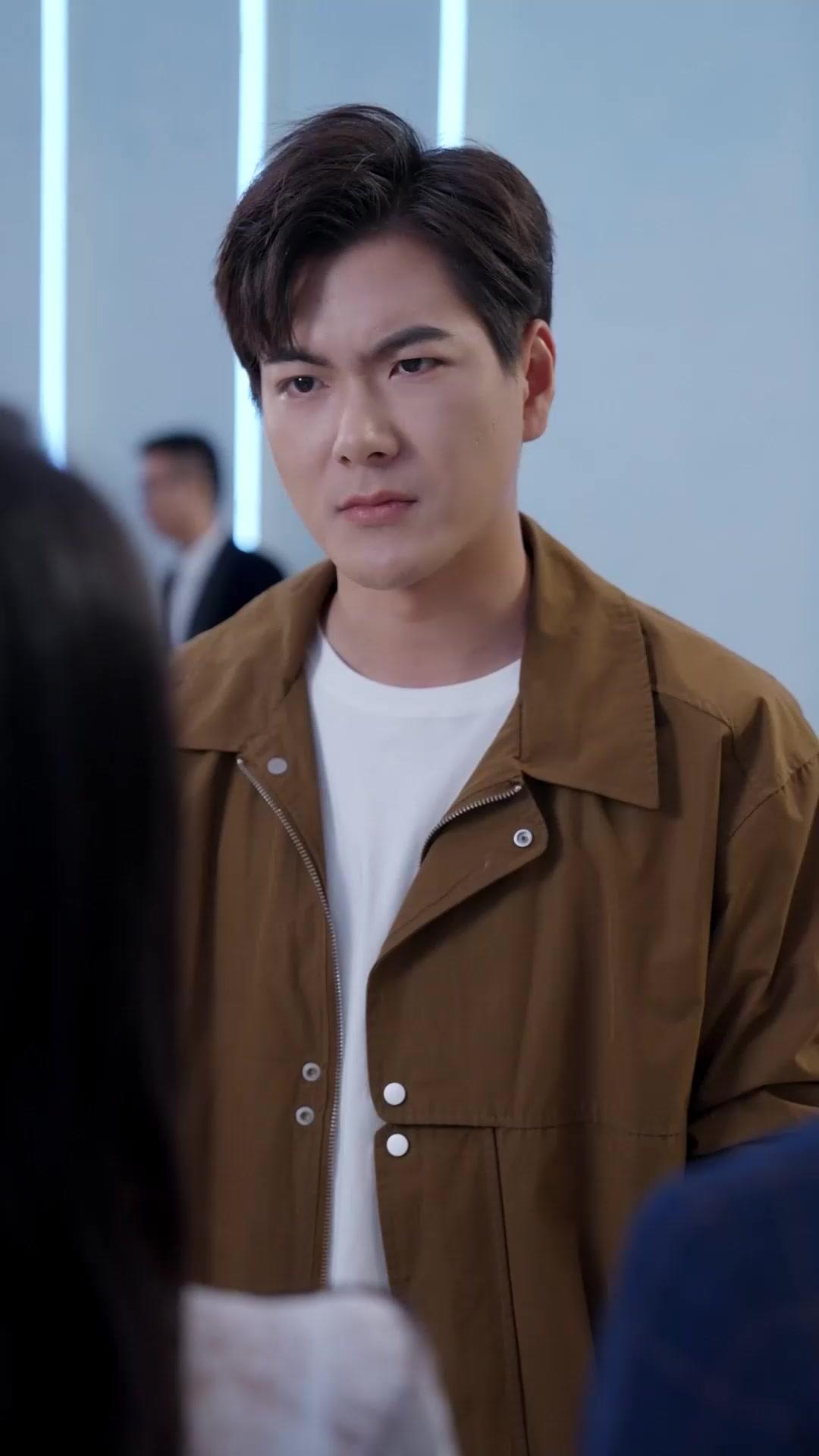 離婚吧，三個師姐等著你