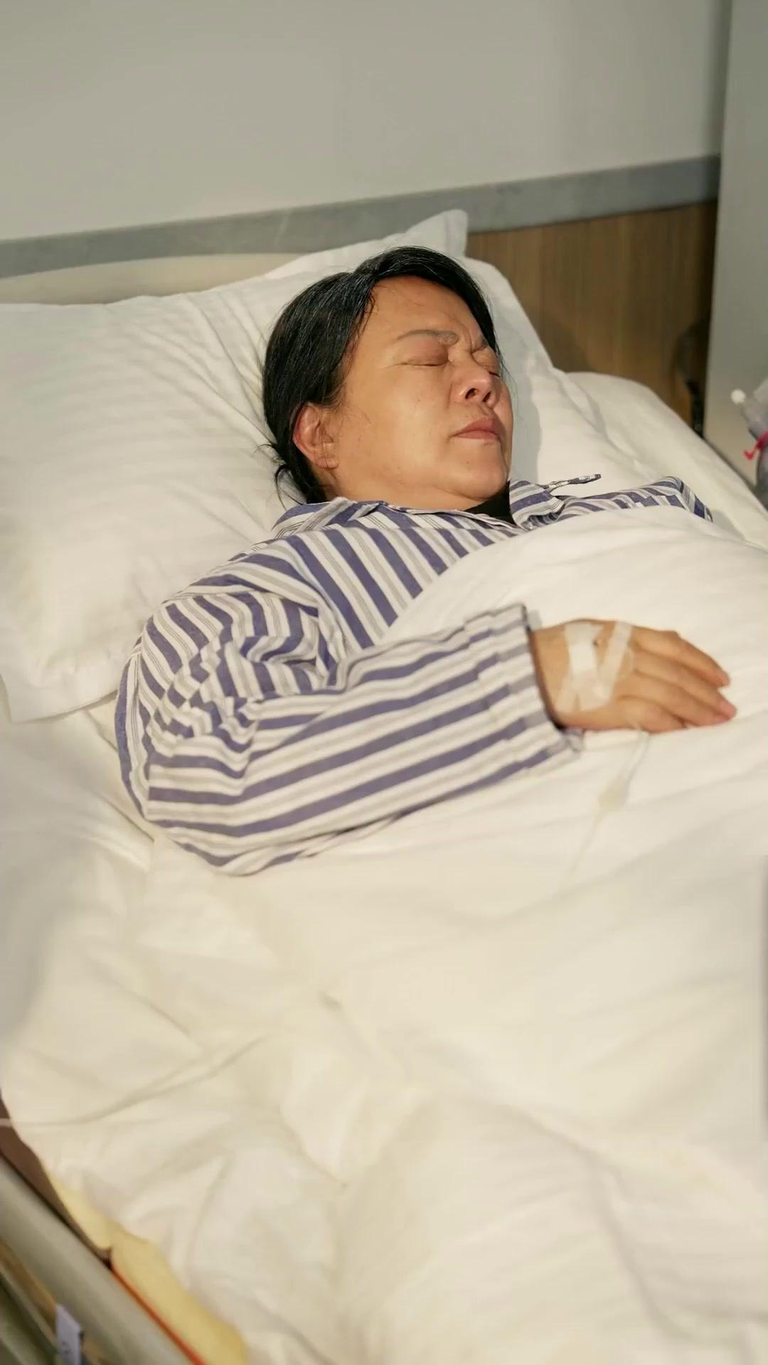 Tay Thần Cải Mệnh