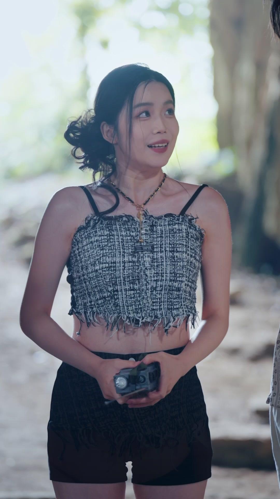 Lari!  Jerung raksasa datang!