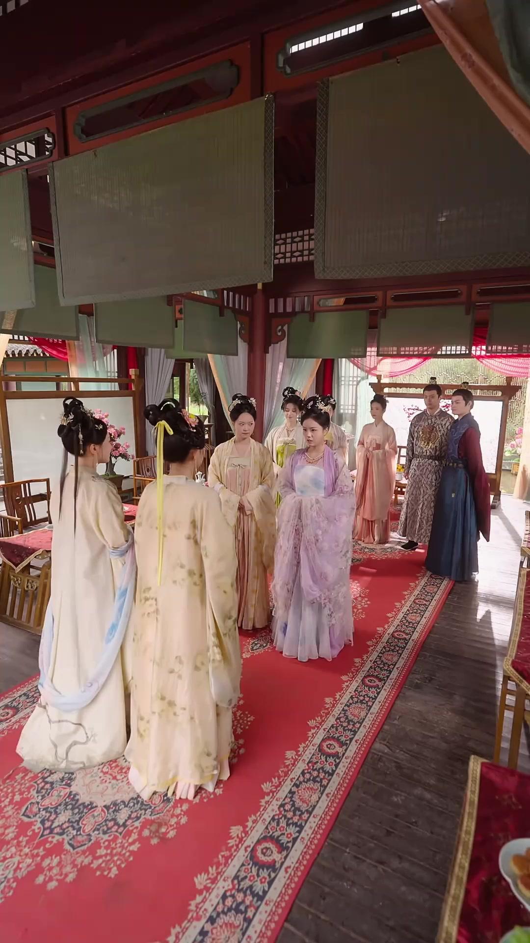 Thay Áo Mới Truy Thê