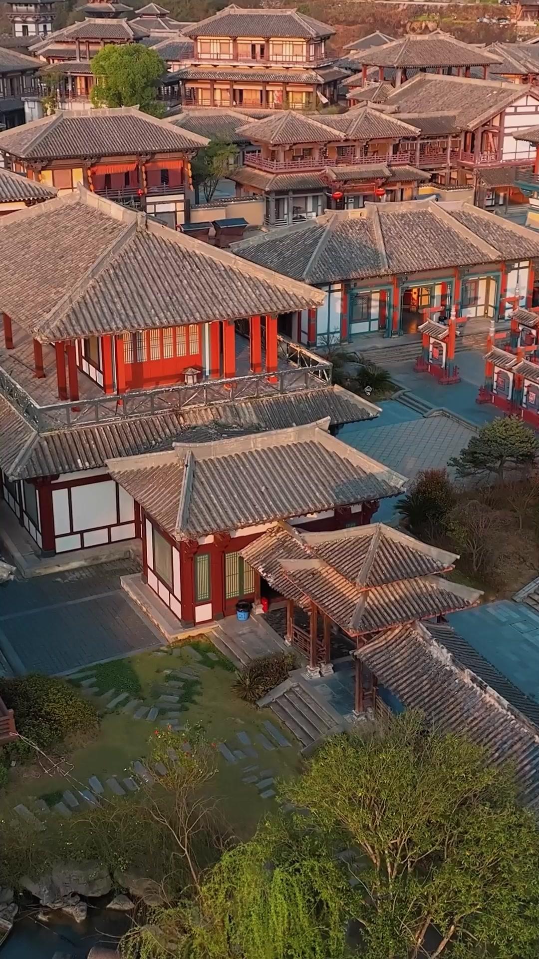 Bangkit Kembali, Menolak Jadi Istri Baik