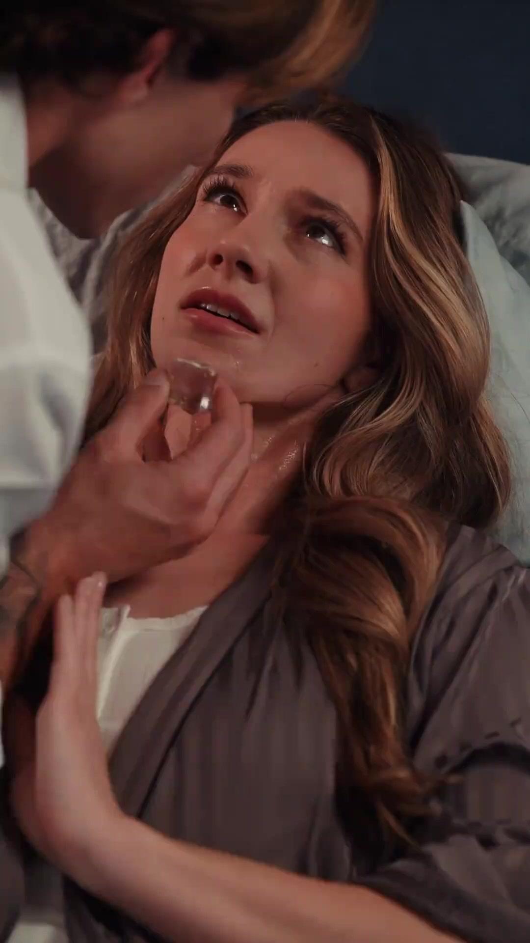 PIÉGÉE DANS TA CAGE DORÉE