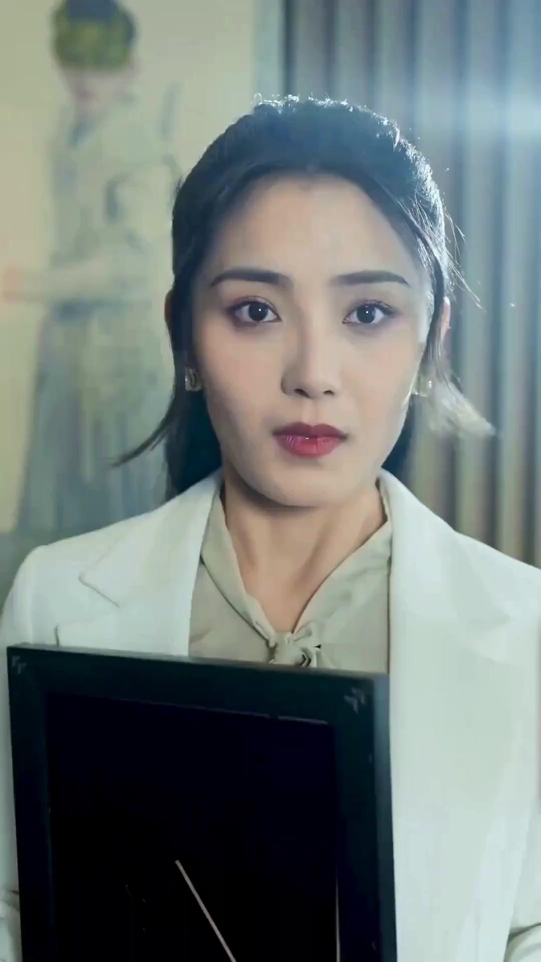 (مدبلج) التنين الخفي… عودةإمبراطور القتال