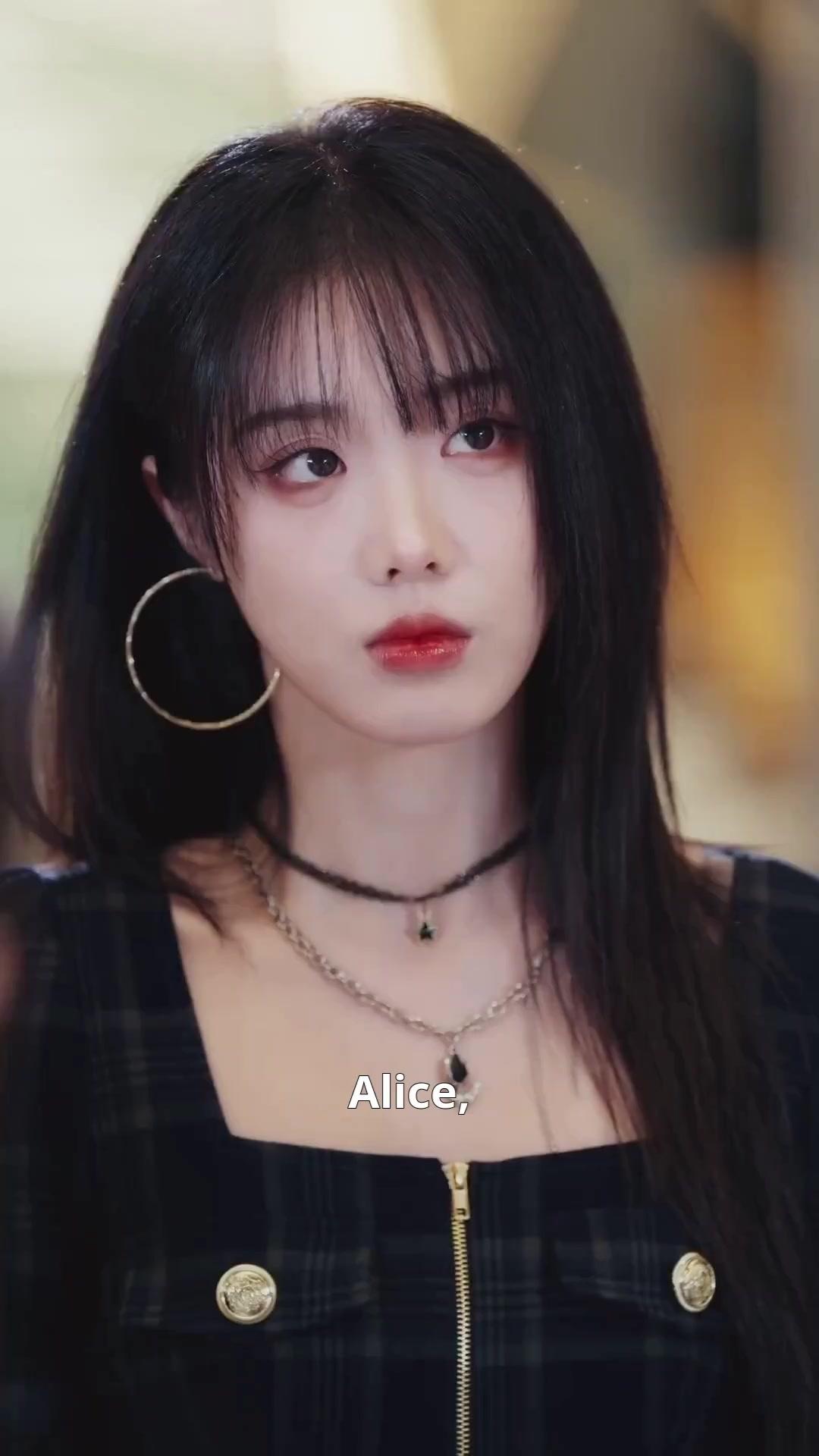 (Doublage) UNE ROSE À ÉPINES