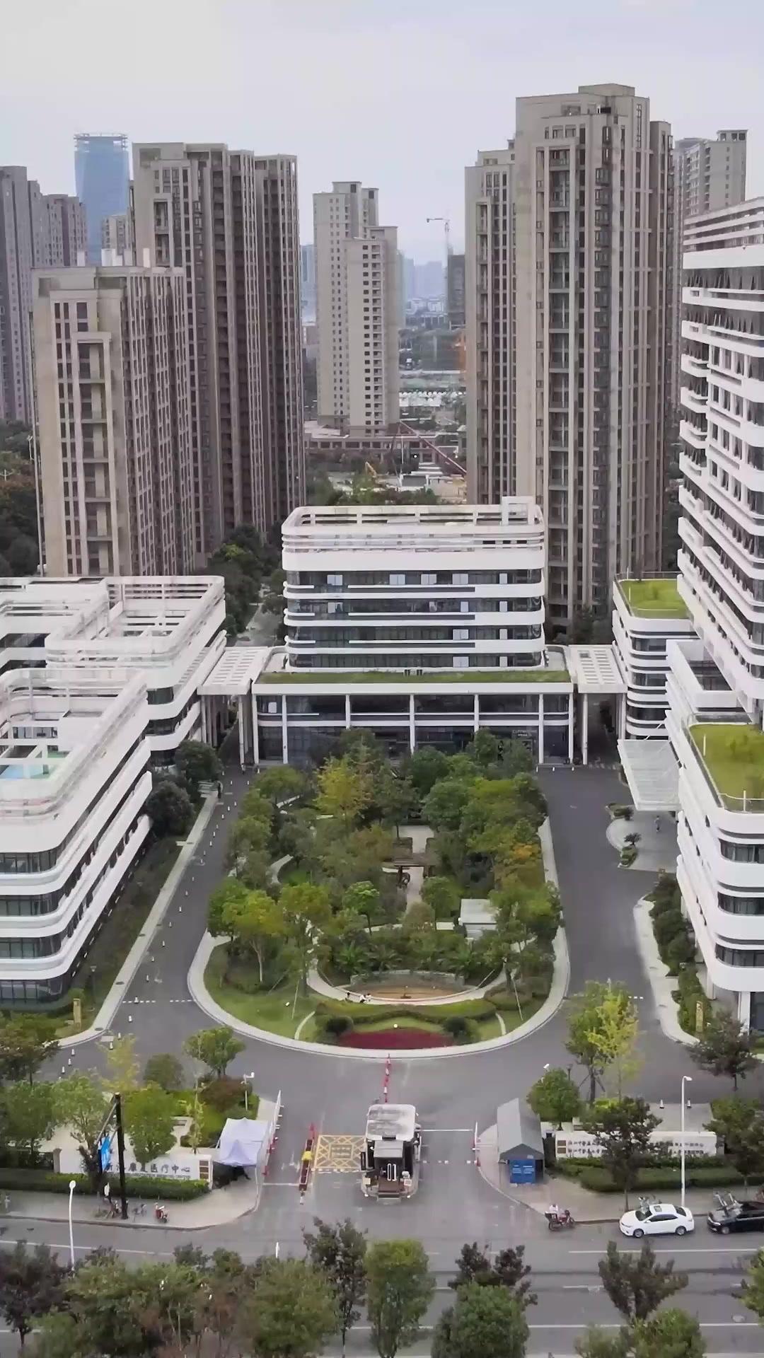 FAUX SANG, VRAI AMOUR