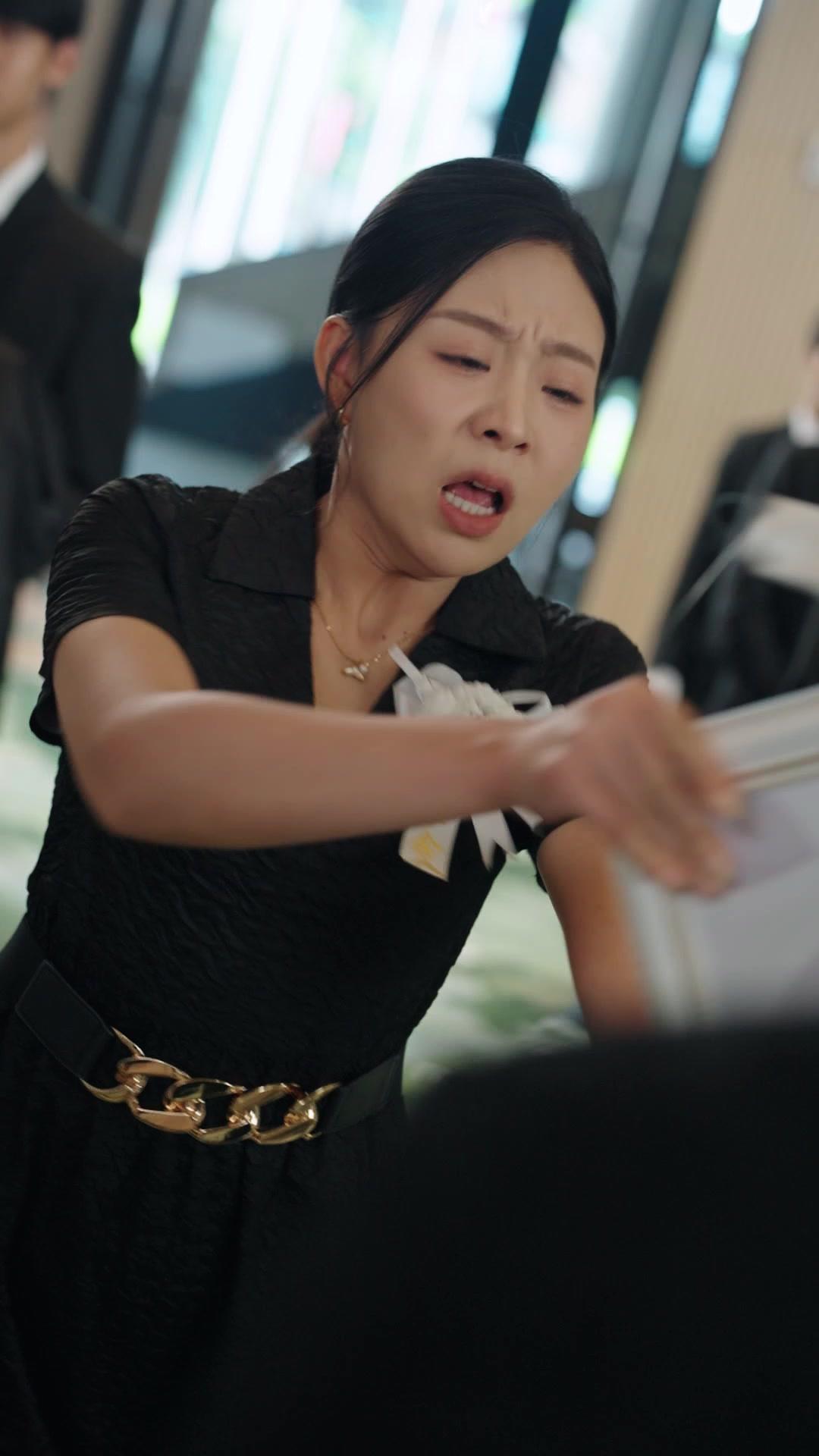 VÉRITÉ AUX CENDRES