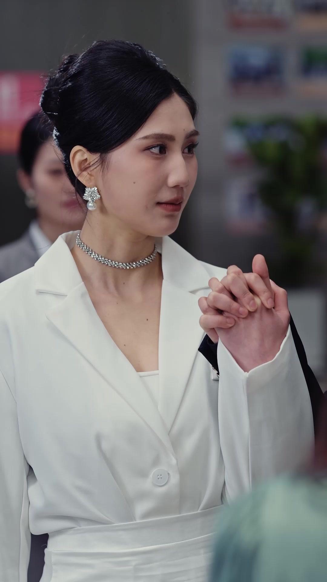 Aku Dibawa Angin, Kuizinkan Kau Pergi