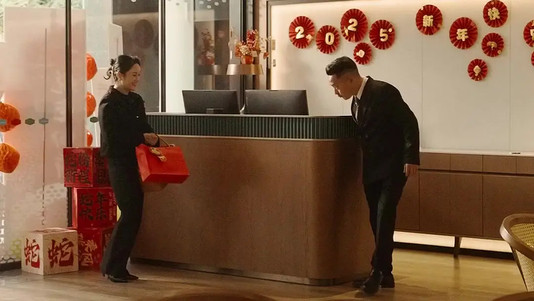 When New Year Decorations Witness a Meltdown