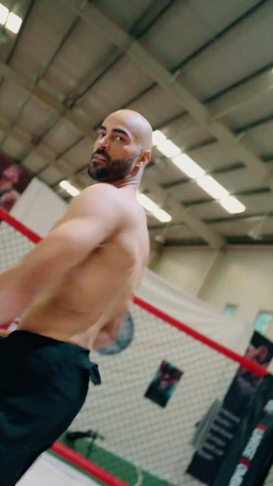 हमारे हाथ हैं हथियार