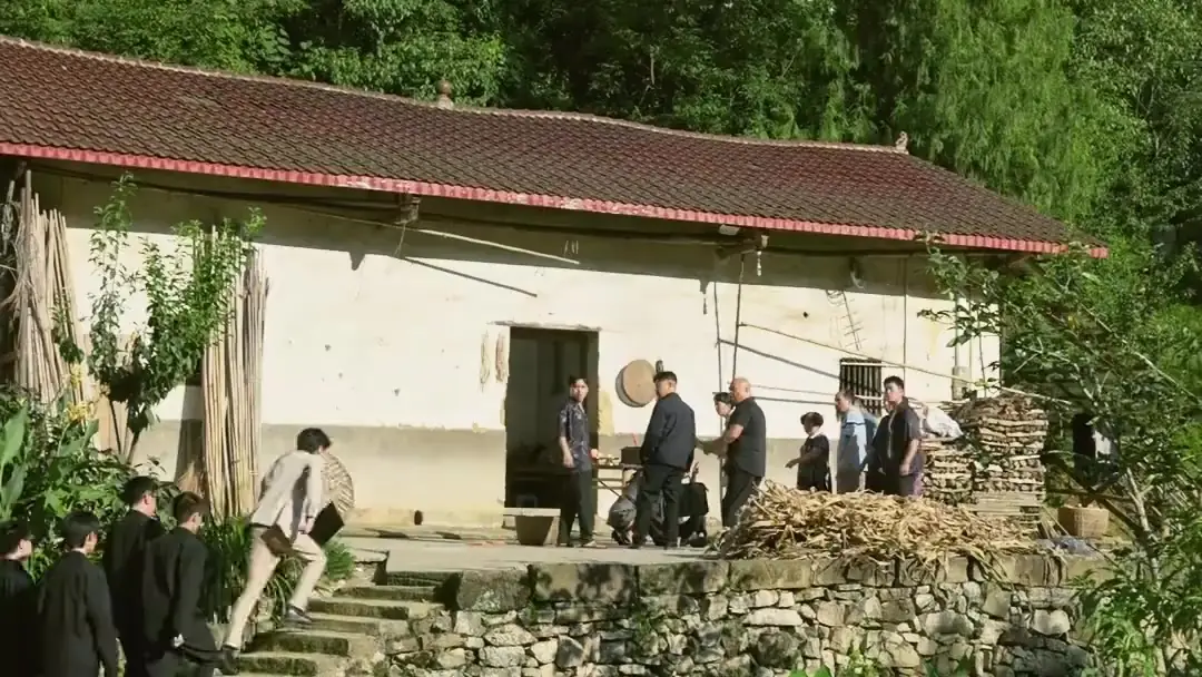 The Nanny's Web: When the Stick Falls, Power Shifts