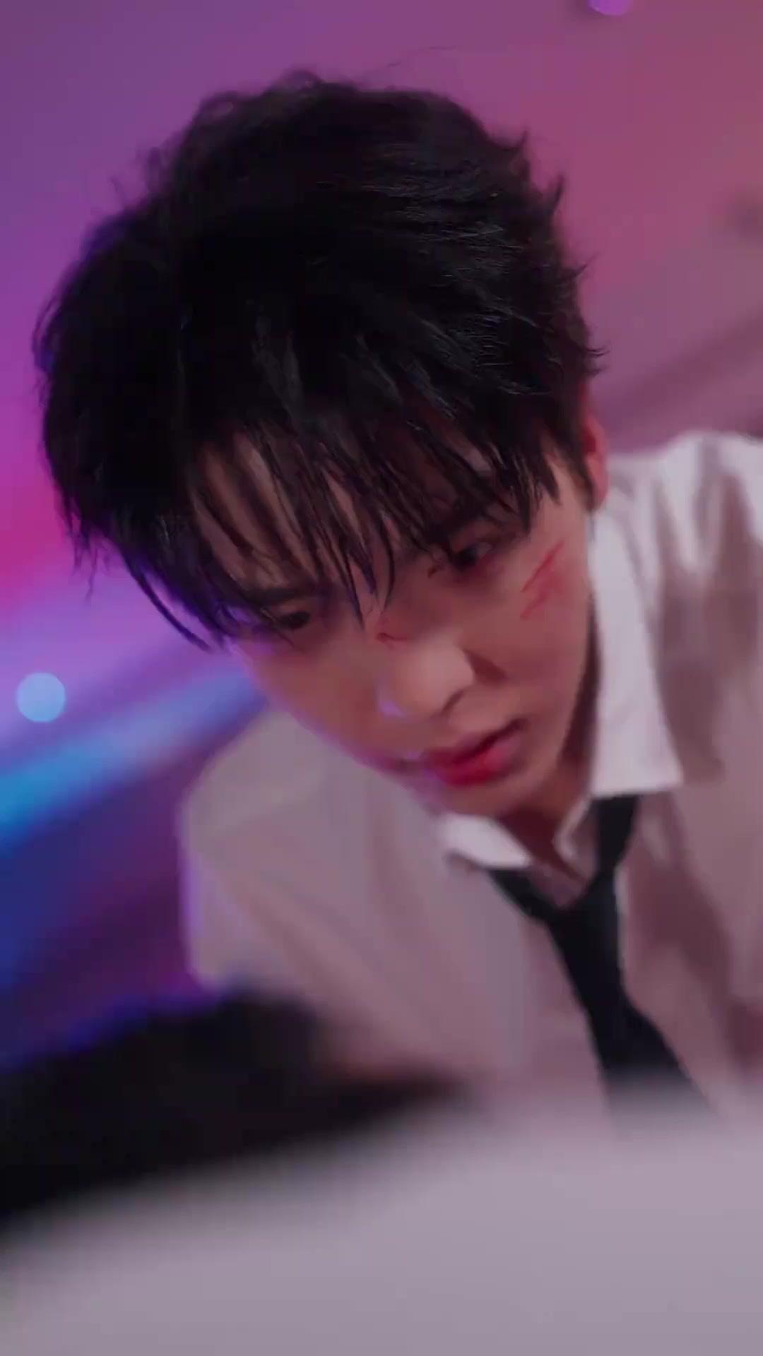 À PORTVILLE, LA LUNE ATTEND