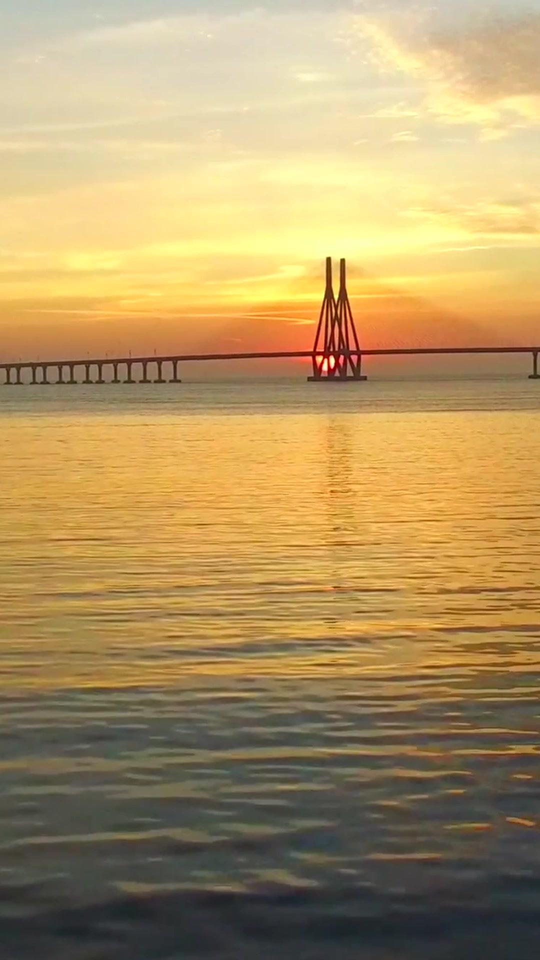 Poor Guests? Wrong Billionaires.