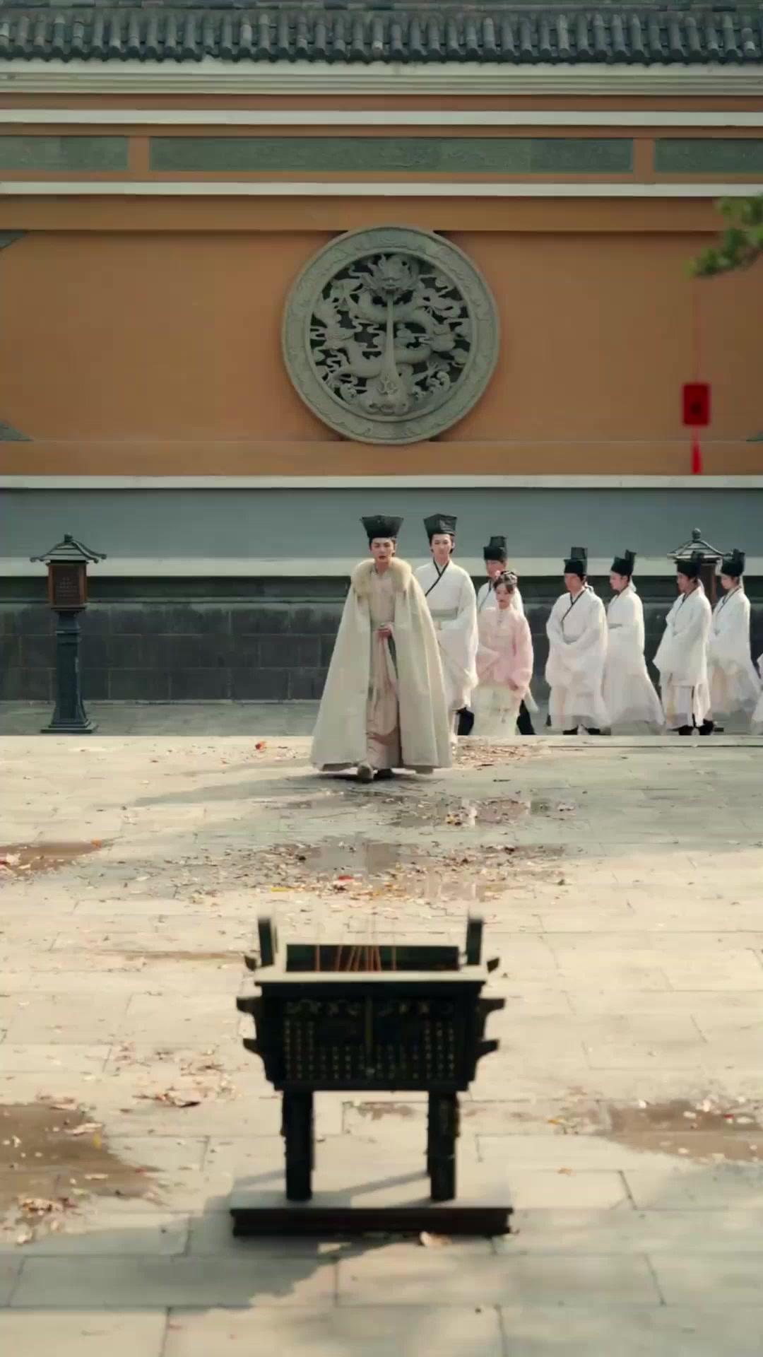 (Dubbed)His Trash, The Throne's Treasure