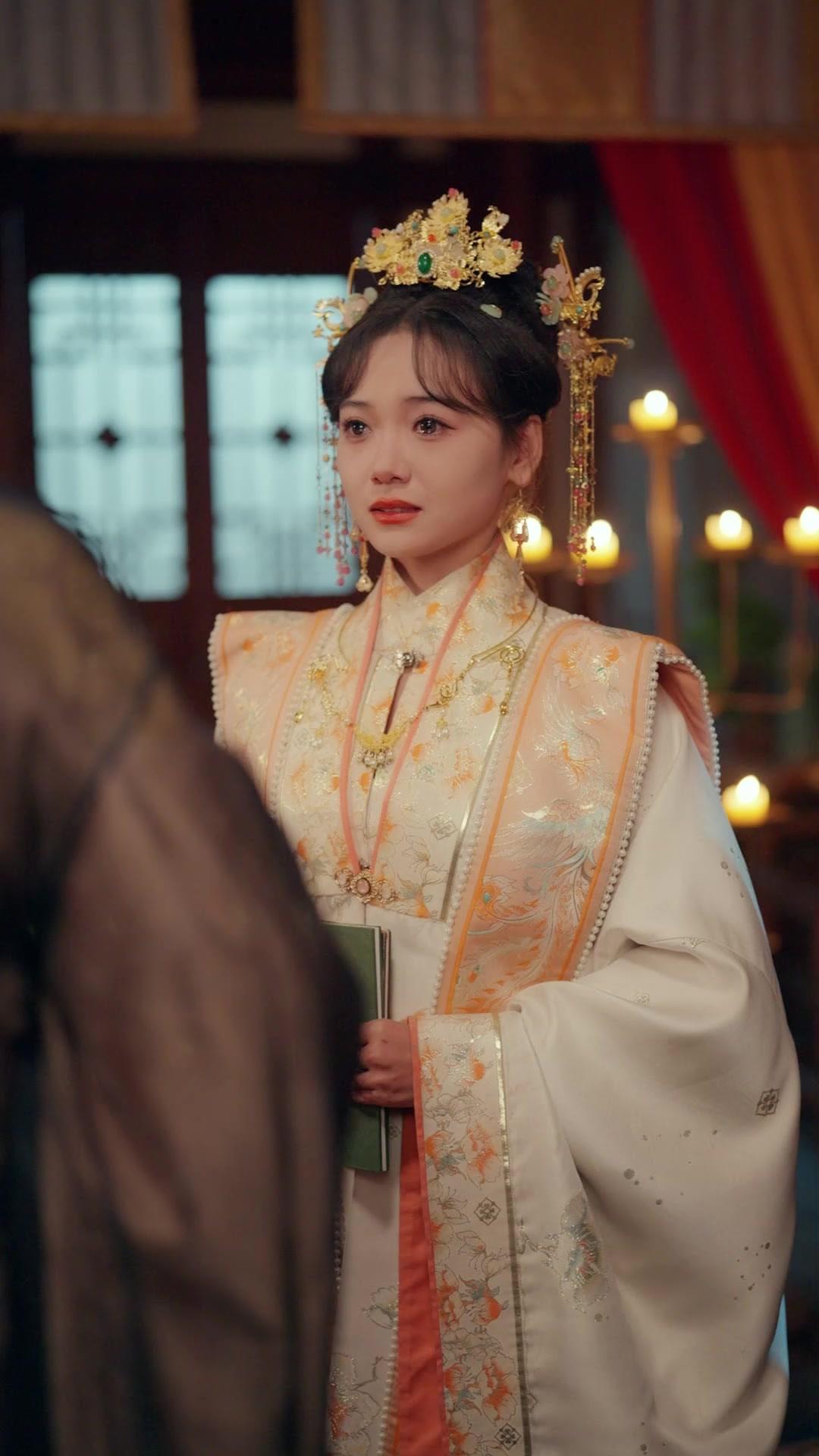 De la traición al trono