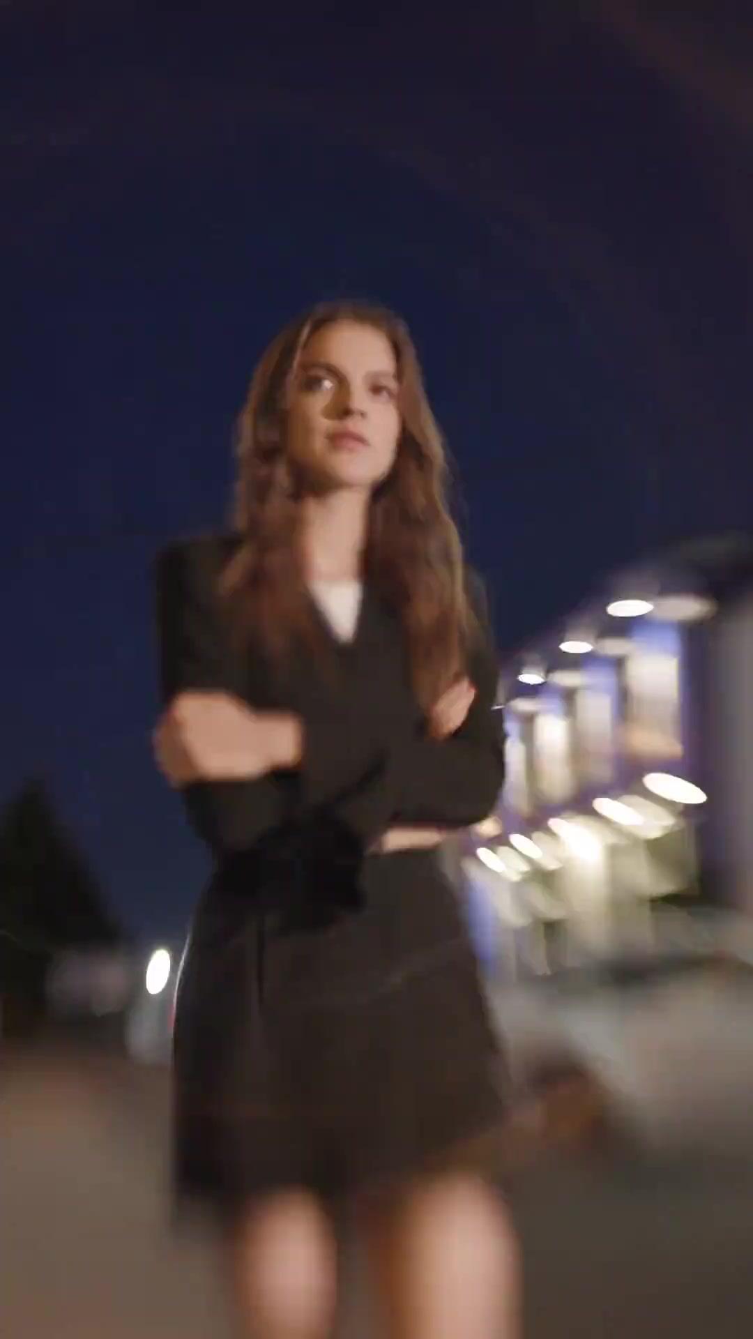 (Dublagem) Jade Foster é Minha