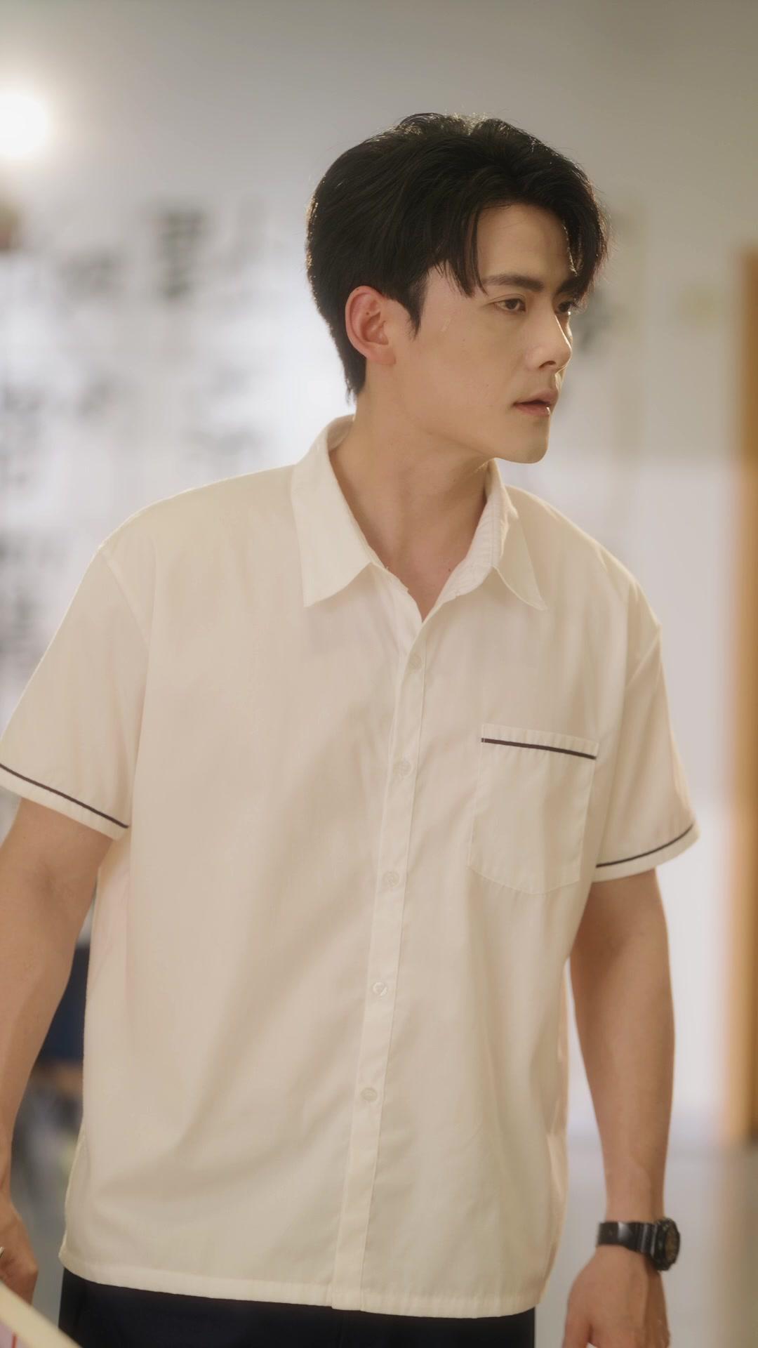 Dewi Sekolah Balik Naksir