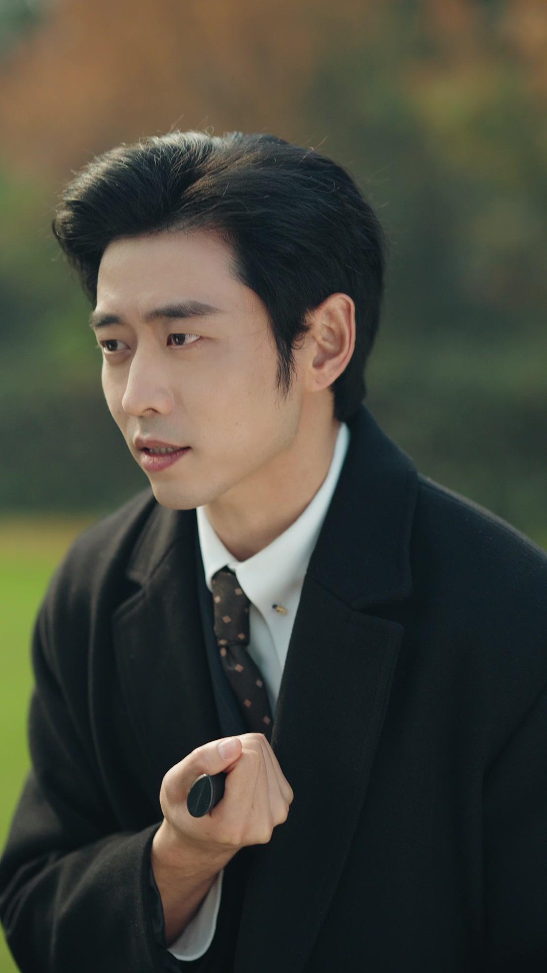 Ugly Husband's Secret Identity