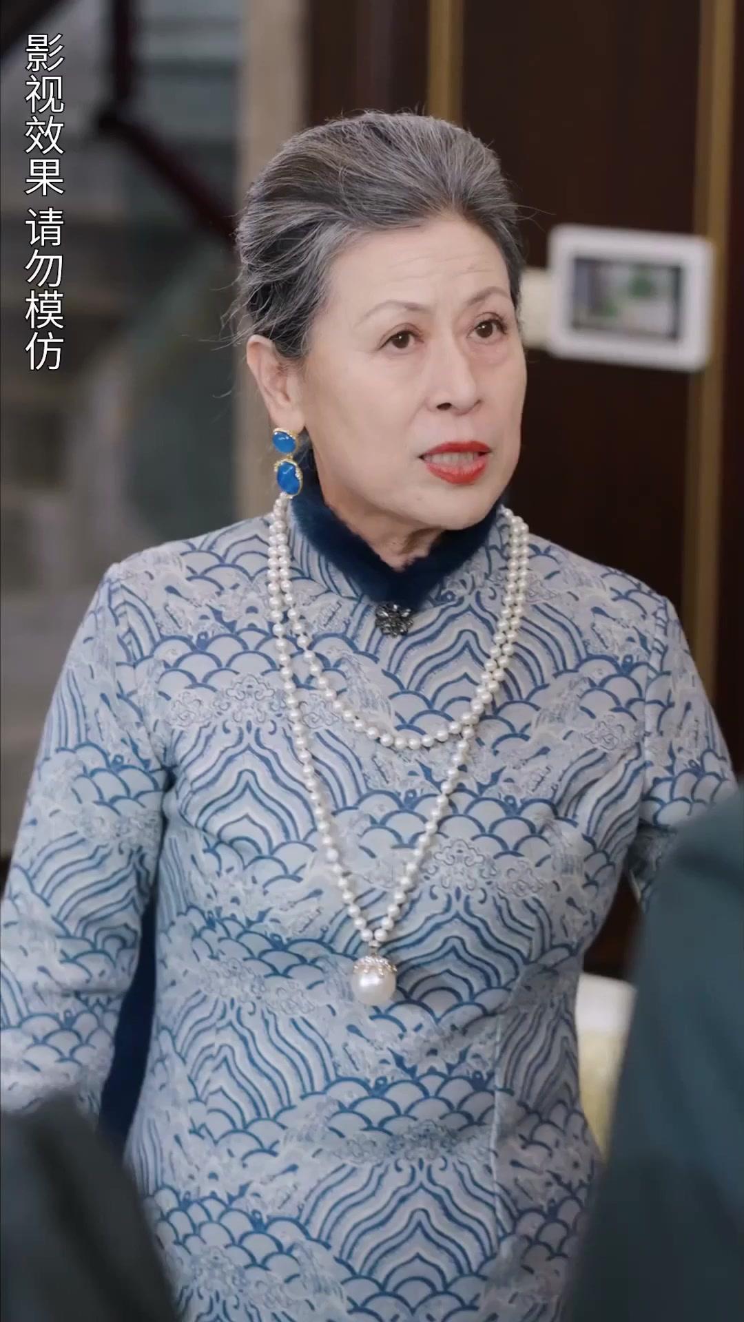 Satu Malam, Dua Rahasia